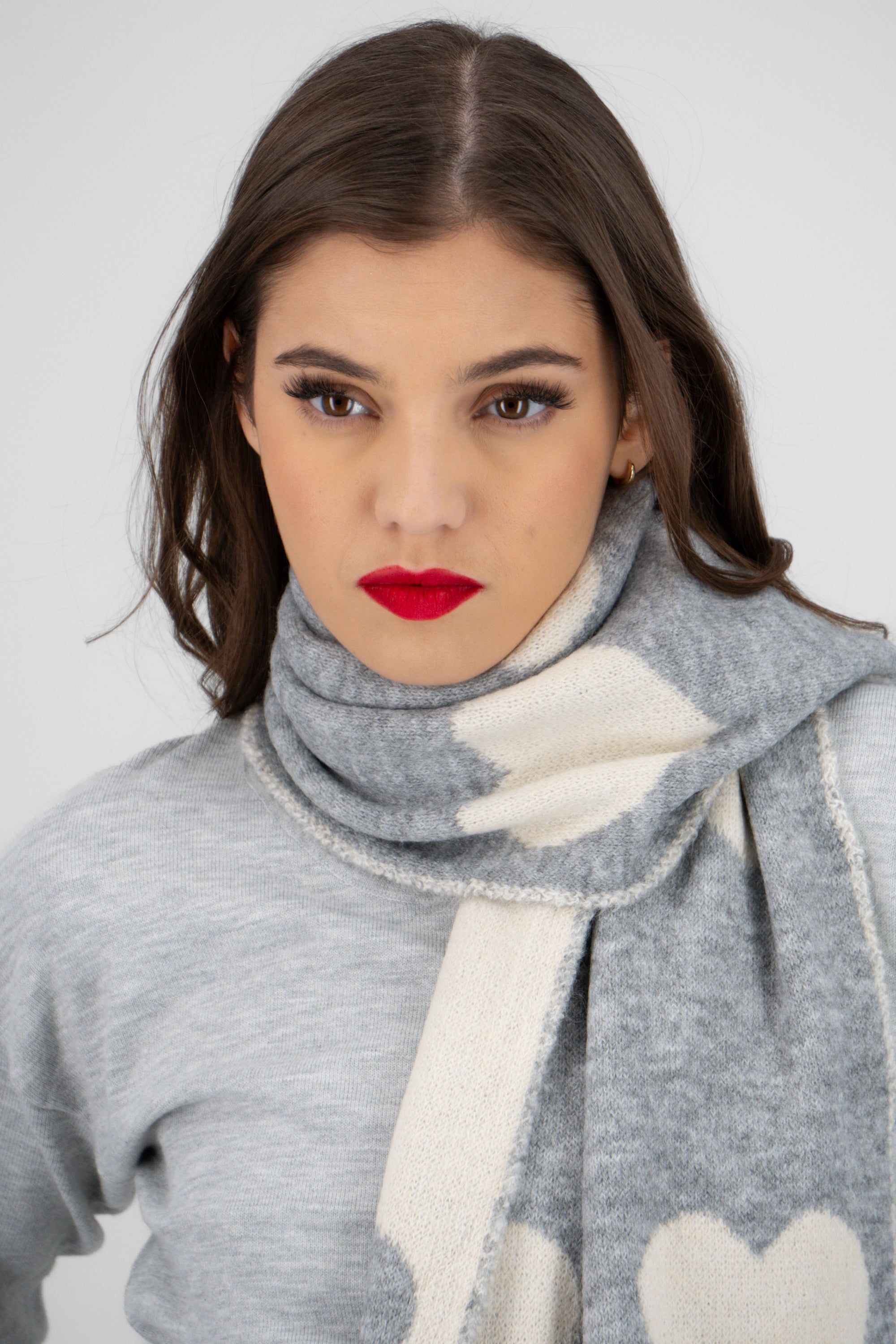 Bufanda corazones GRIS