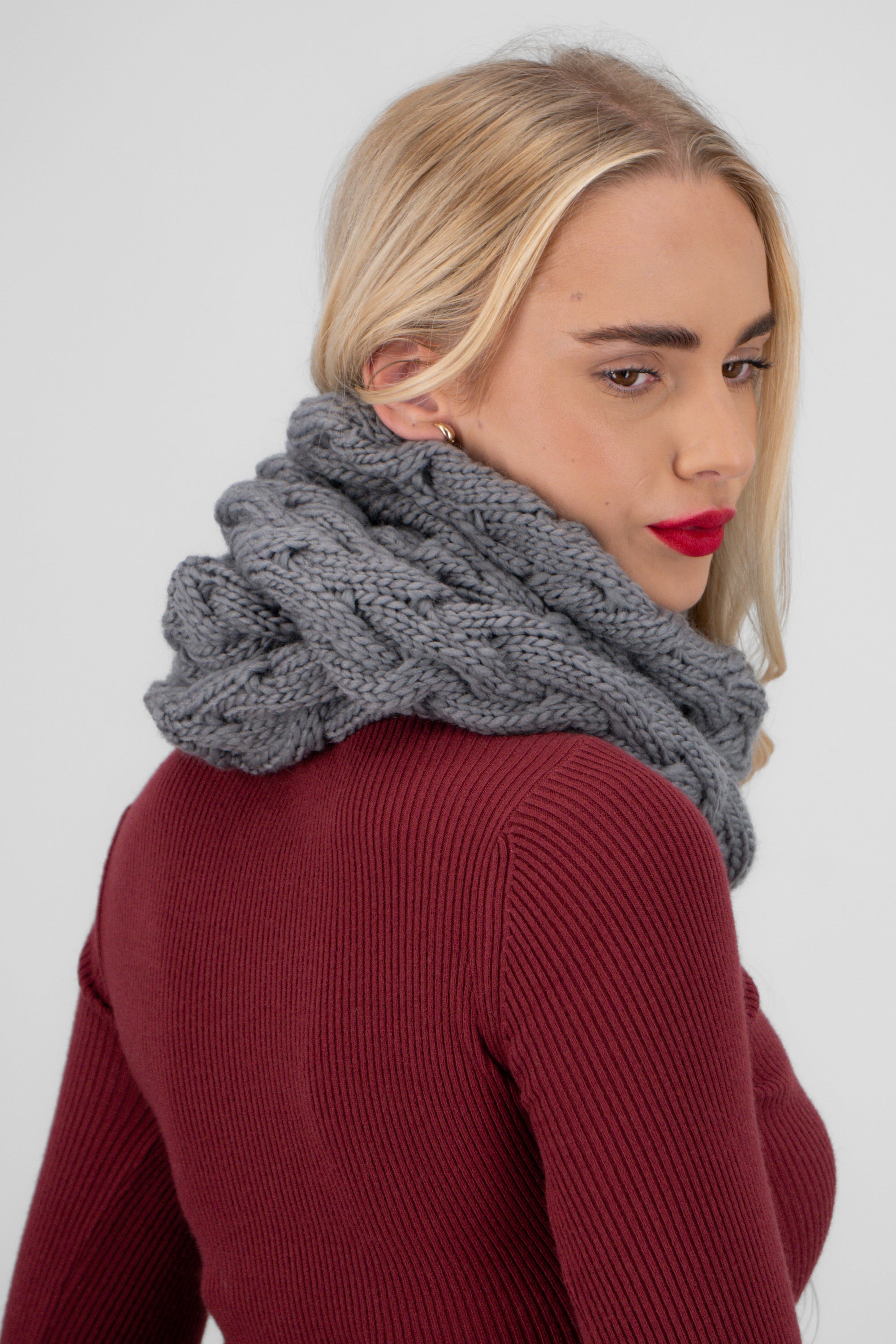 Bufanda cuello trenzado GRIS