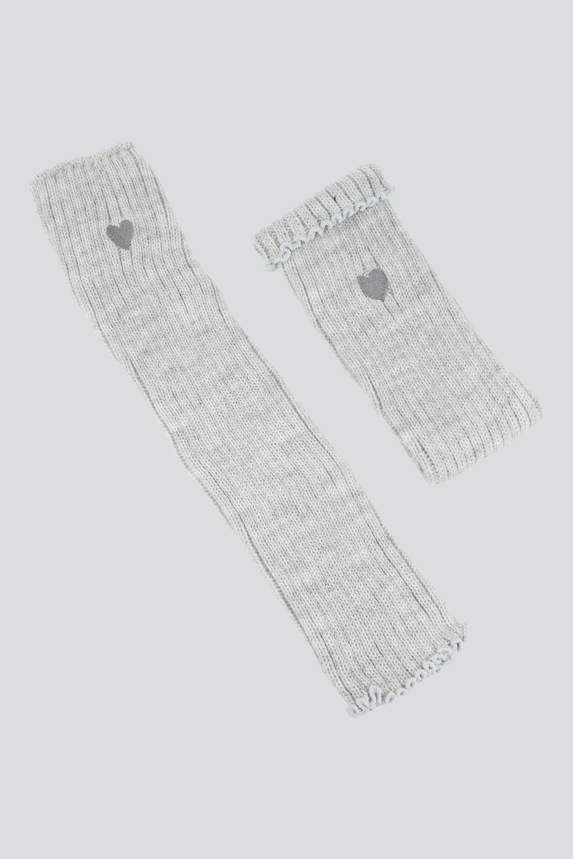 Calentador corazoncito bordado GRIS