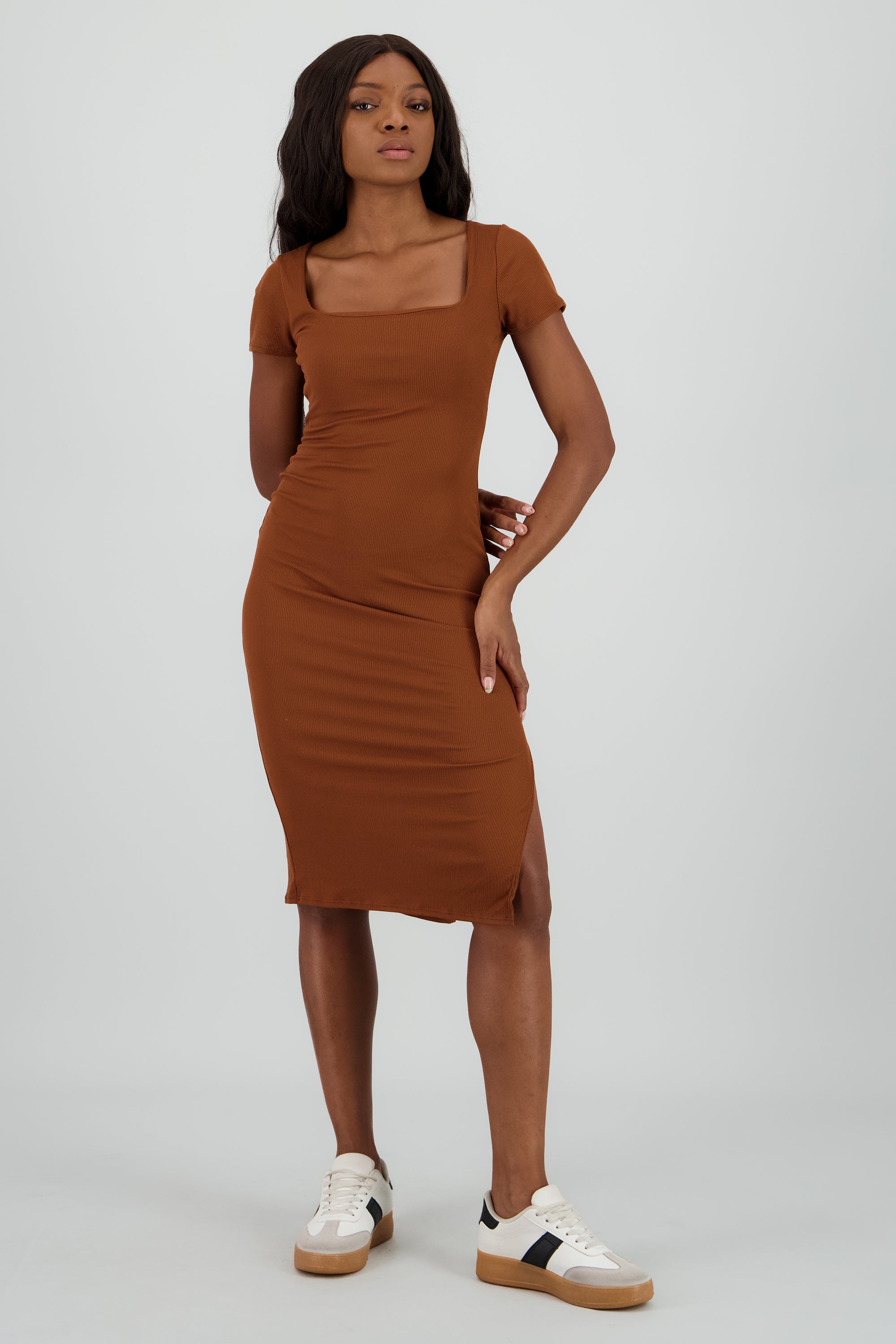 DARK BROWN