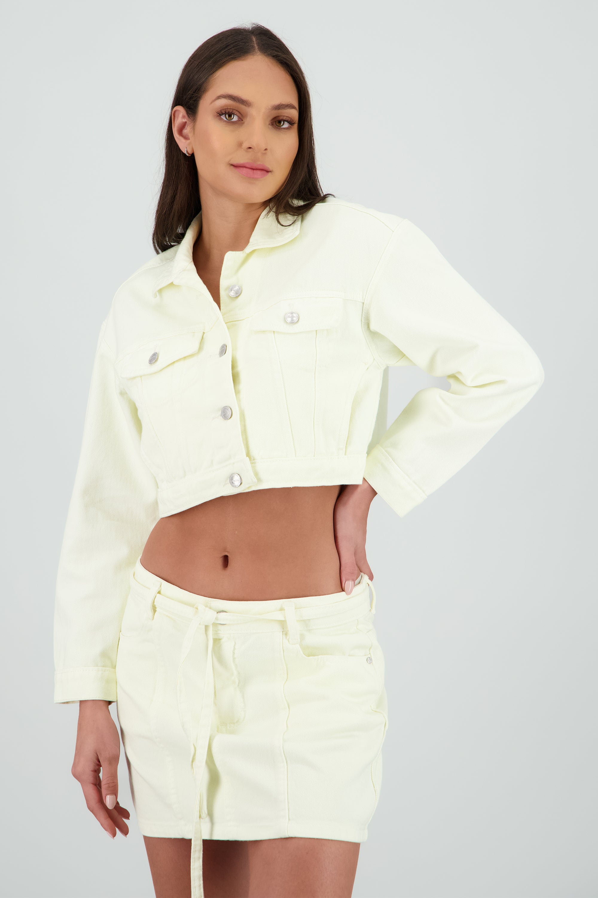 Chamarra trucker crop AMARILLO PASTEL
