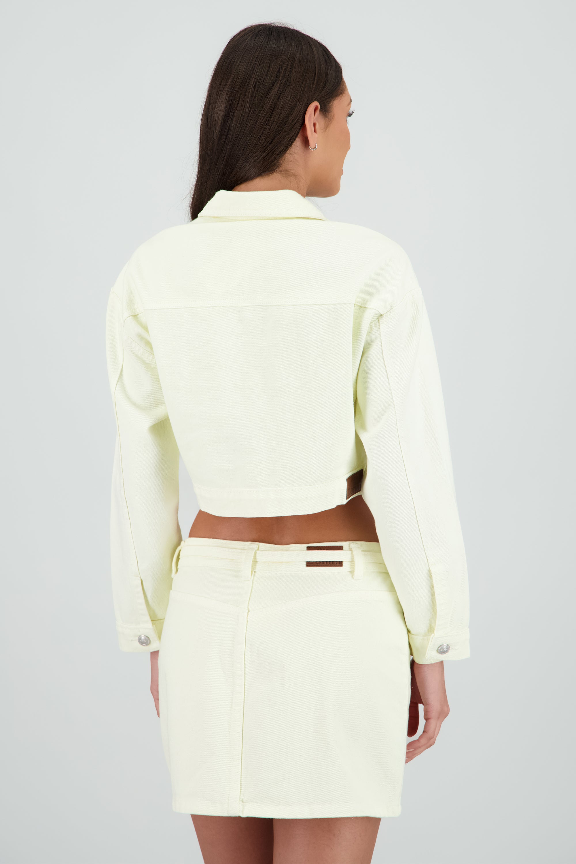 Chamarra trucker crop AMARILLO PASTEL
