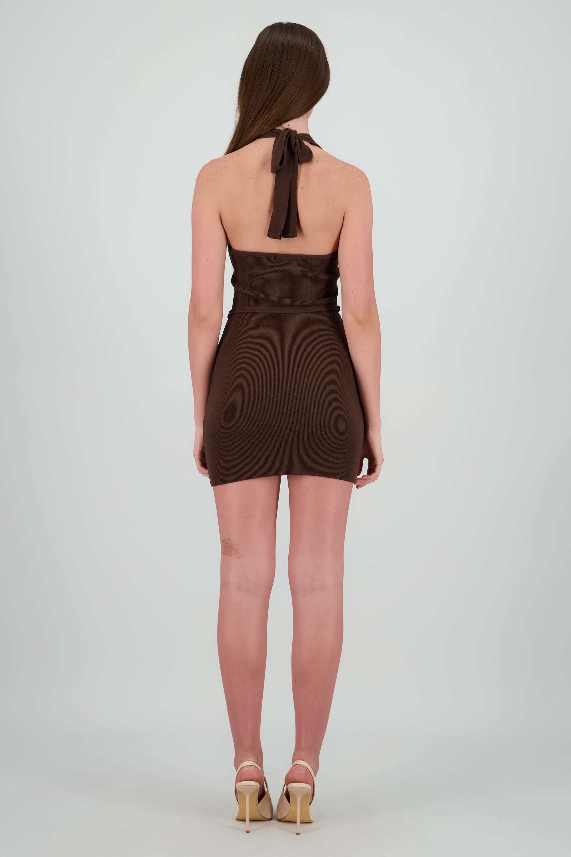 Vestido mini halter hebilla CHOCOLATE