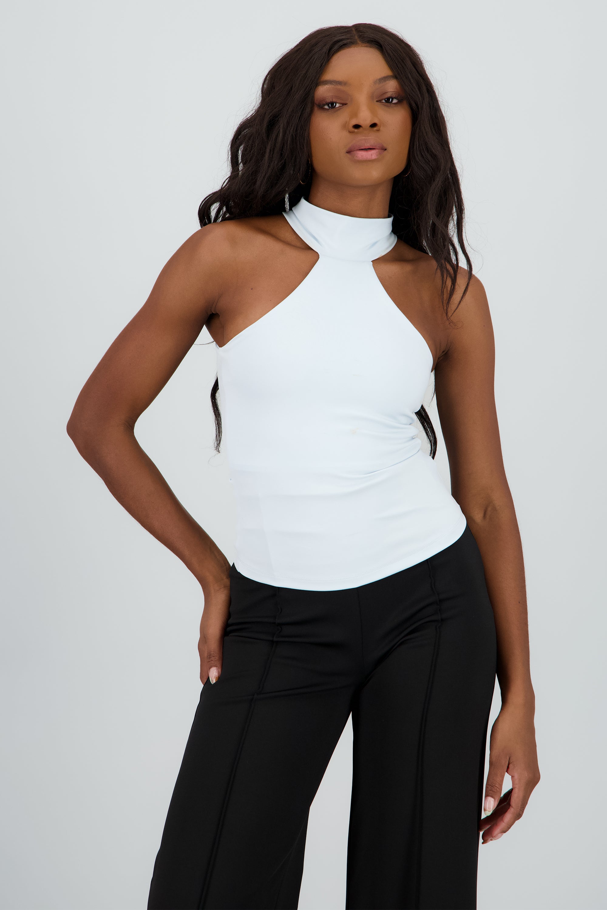 Top detalle cuello halter AZUL PASTEL