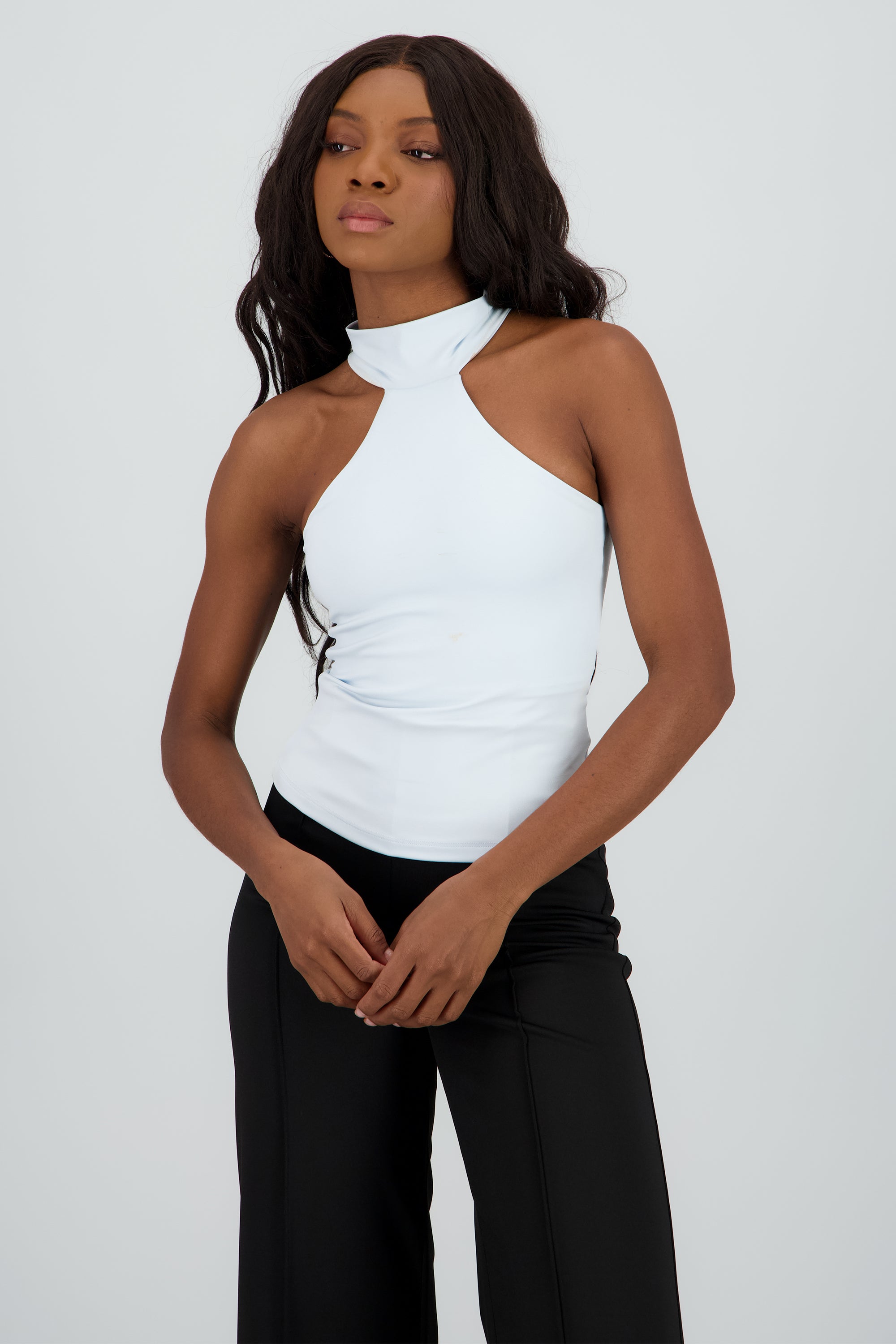 Top detalle cuello halter AZUL PASTEL