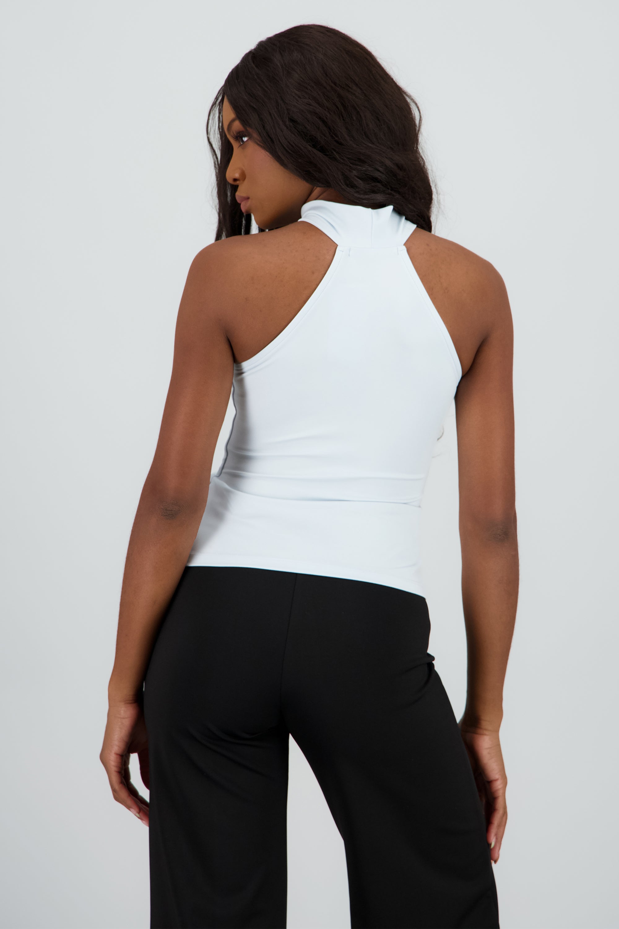 Top detalle cuello halter AZUL PASTEL