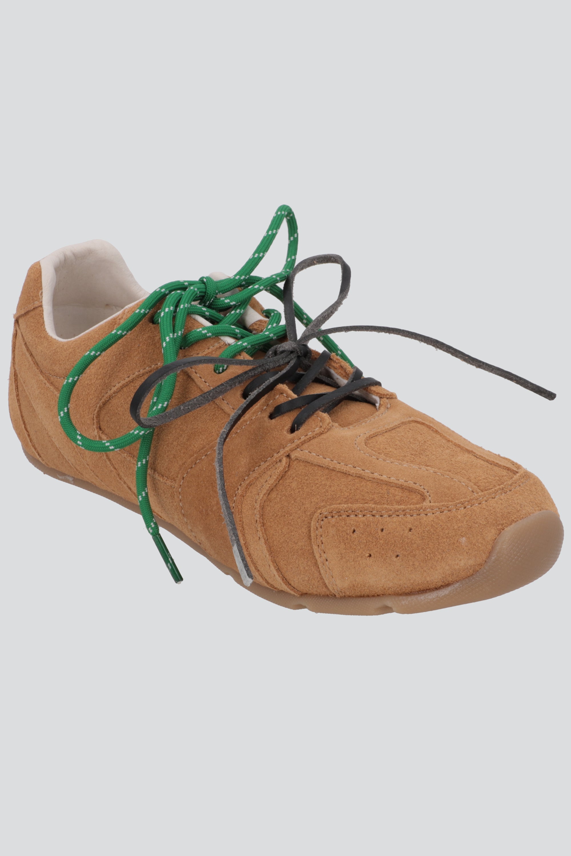 Tenis gamuza agujetas bicolor CAFE