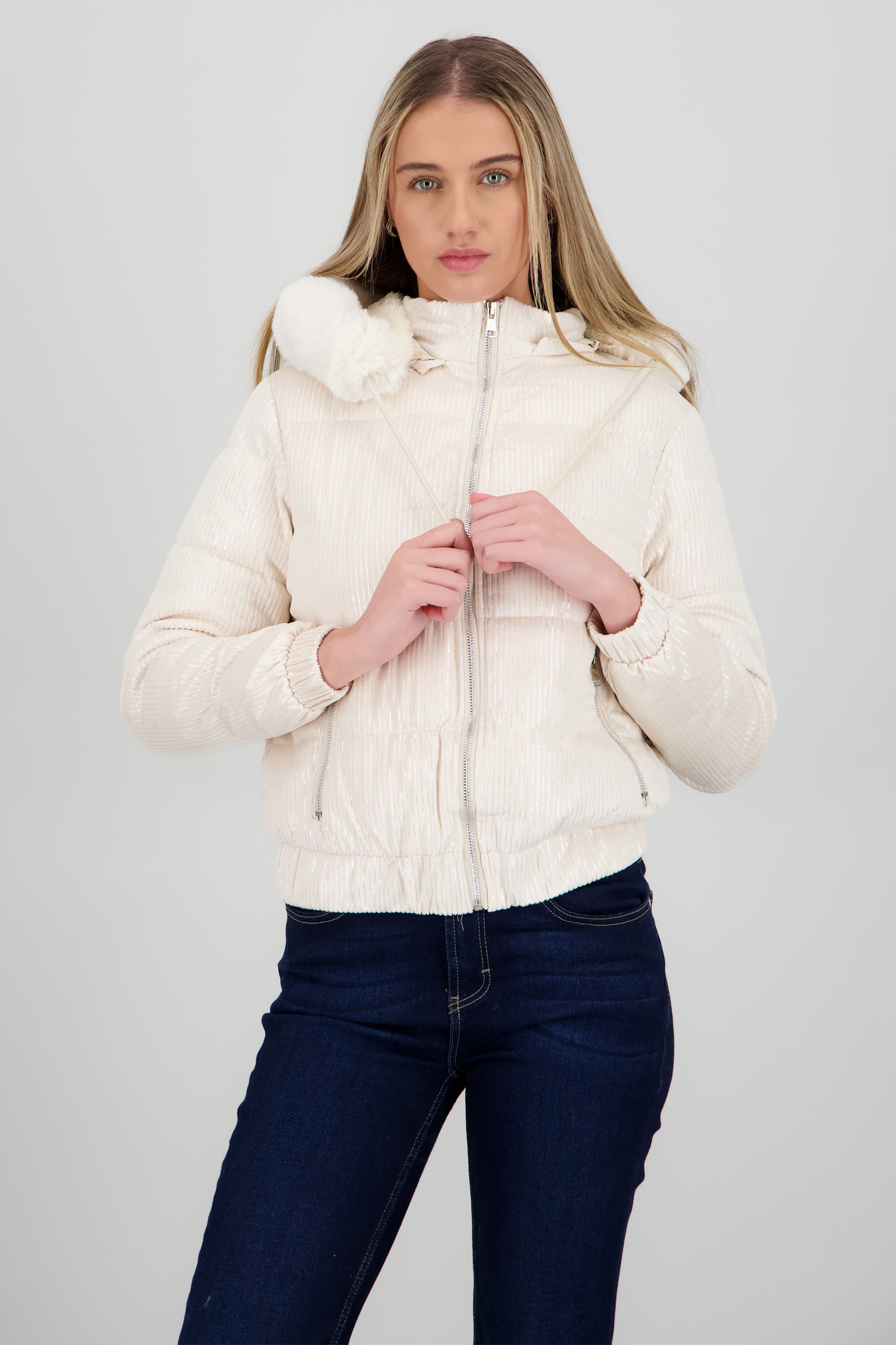 Chamarra puffer gorro con peluche HUESO