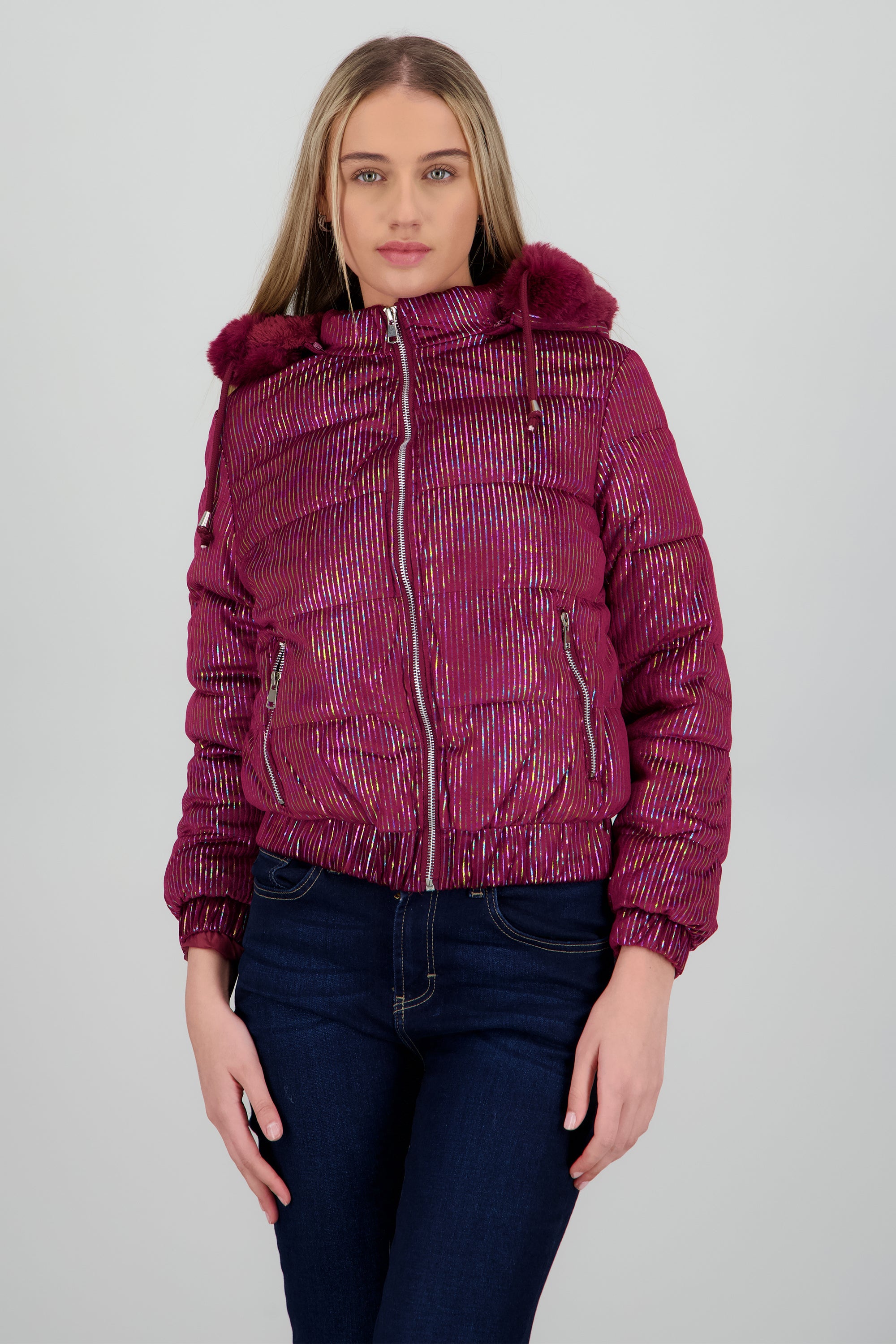 Chamarra puffer gorro con peluche VINO