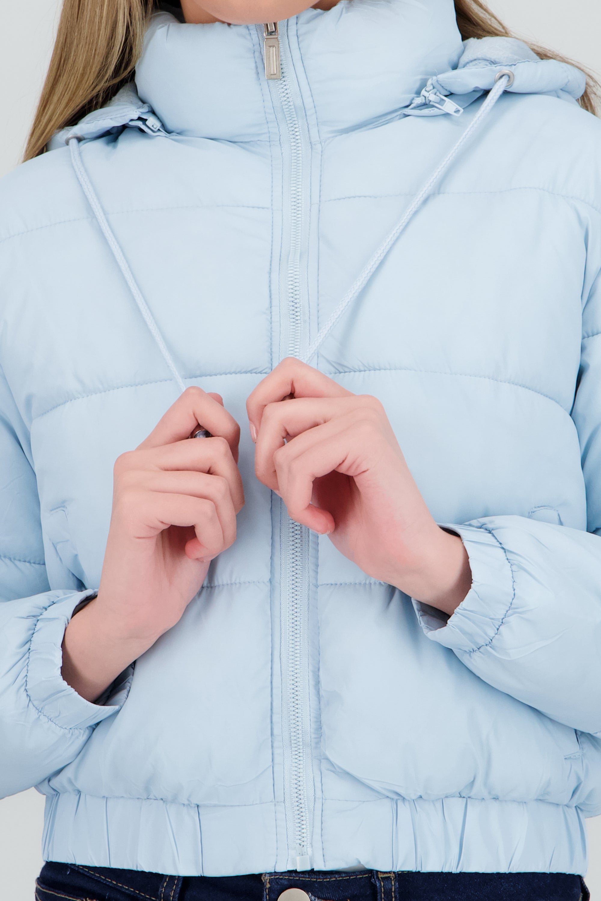 Chamarra puffer con gorro y bolsas AZUL