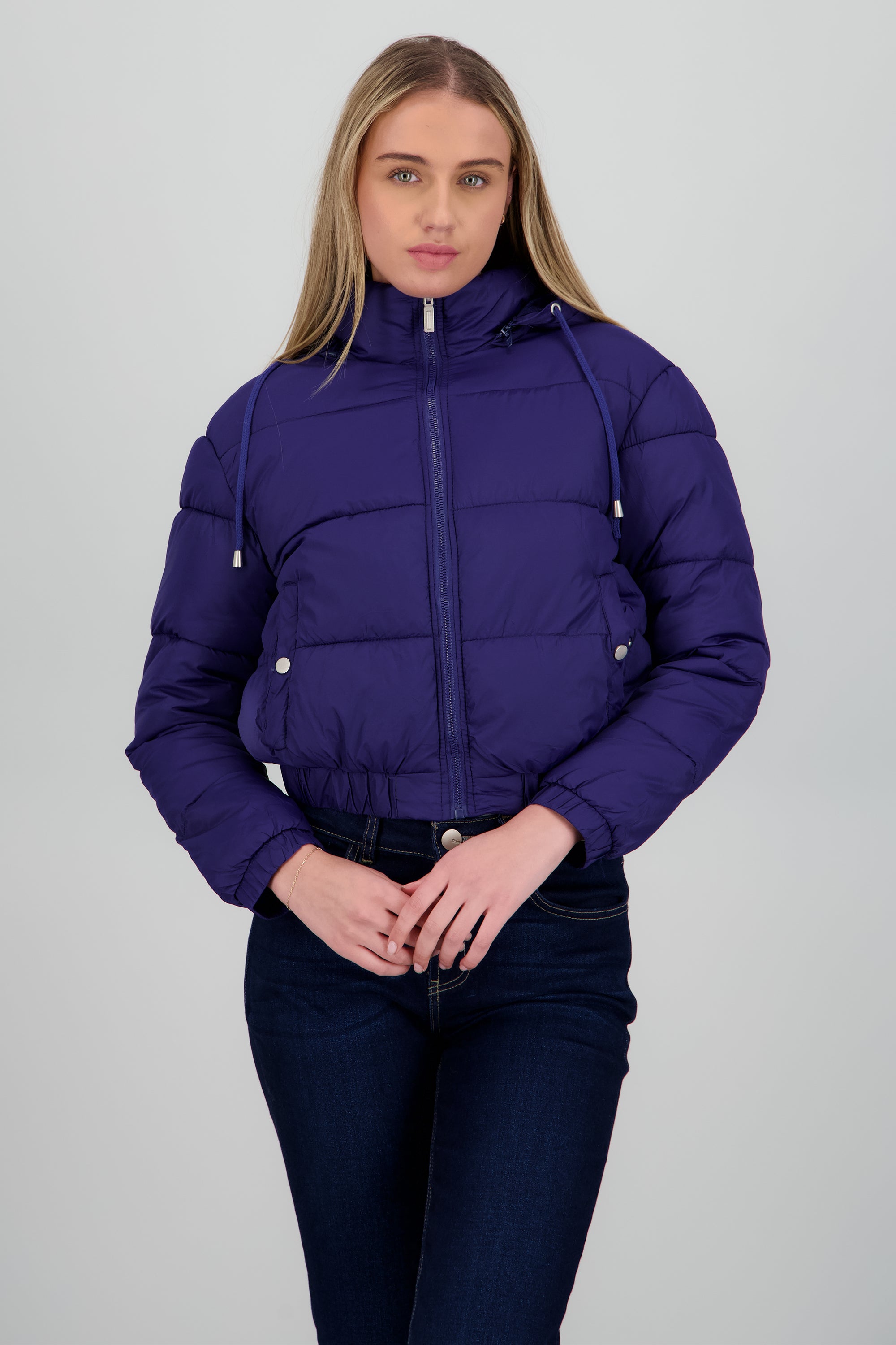 Chamarra puffer con gorro y bolsas MARINO