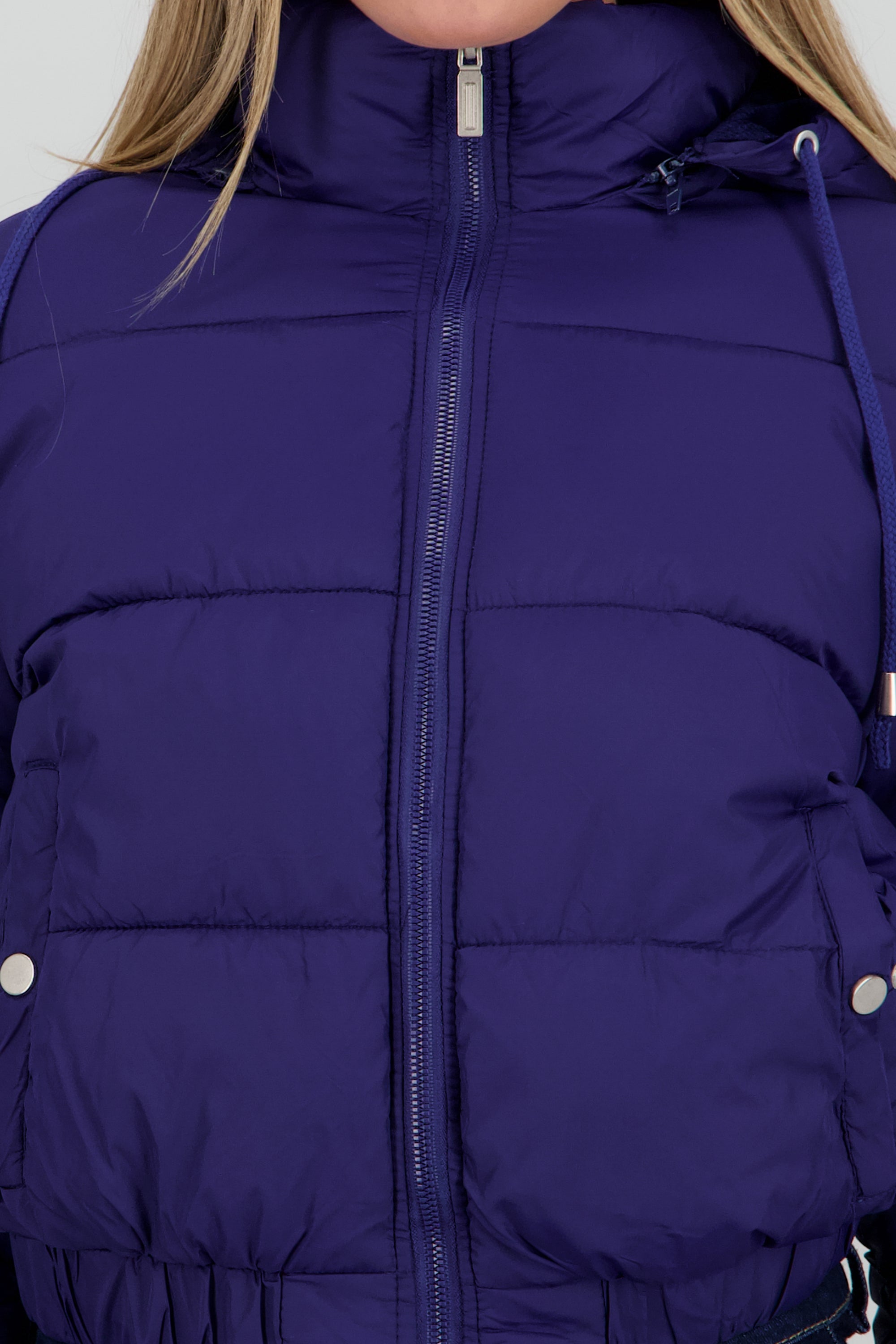 Chamarra puffer con gorro y bolsas MARINO