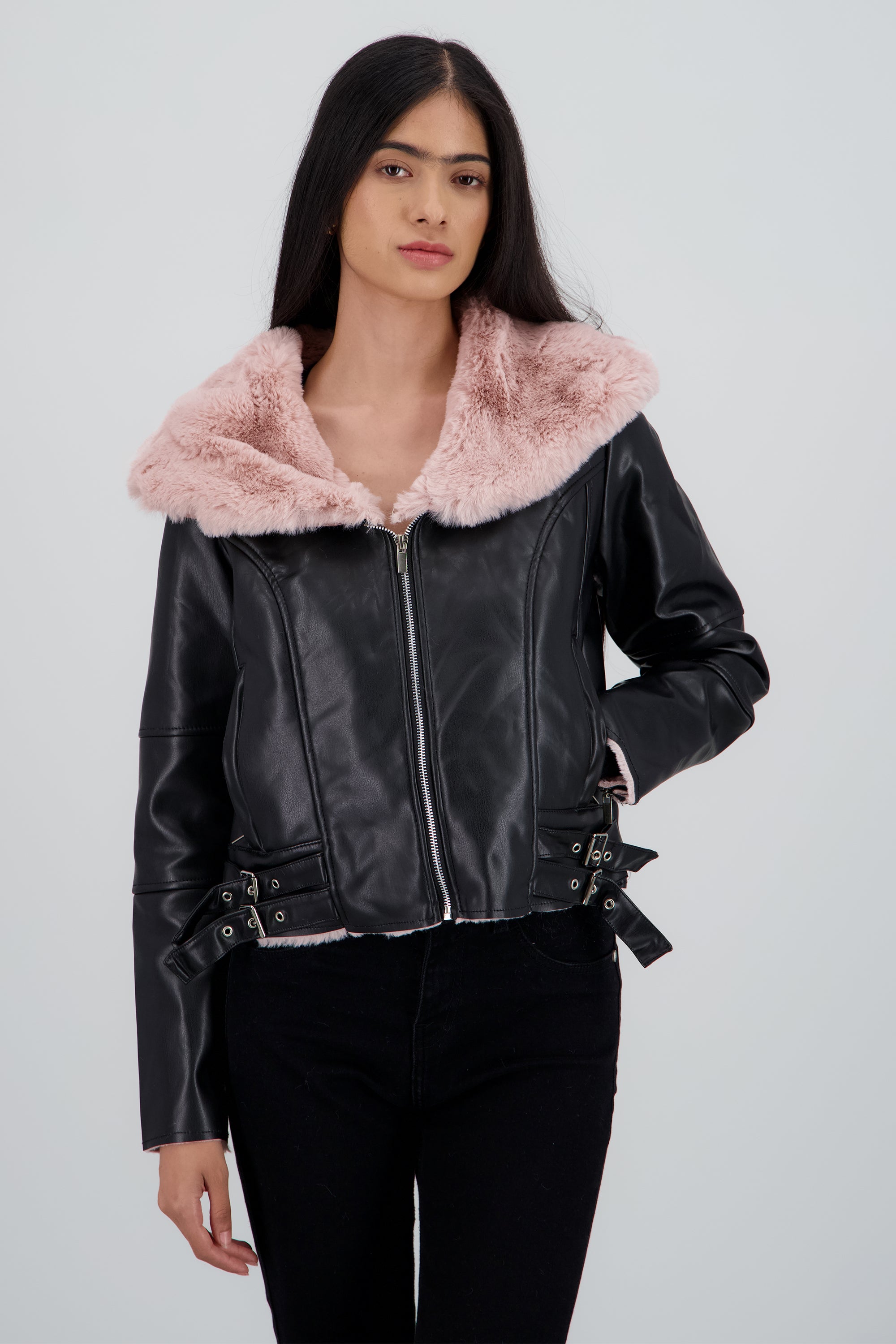 Chamarra pu con cuello de peluche ROSA COMBO