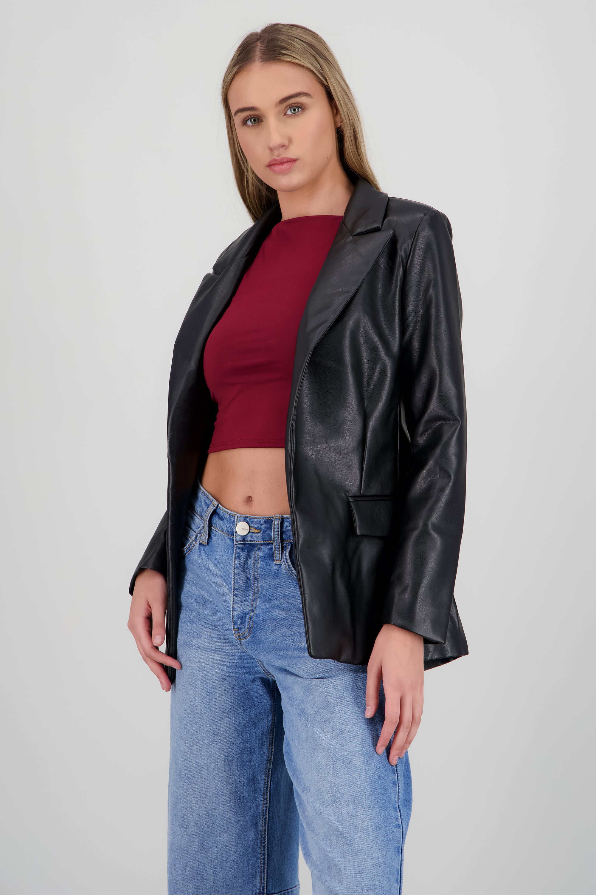 Saco de pu con pinzas liso NEGRO