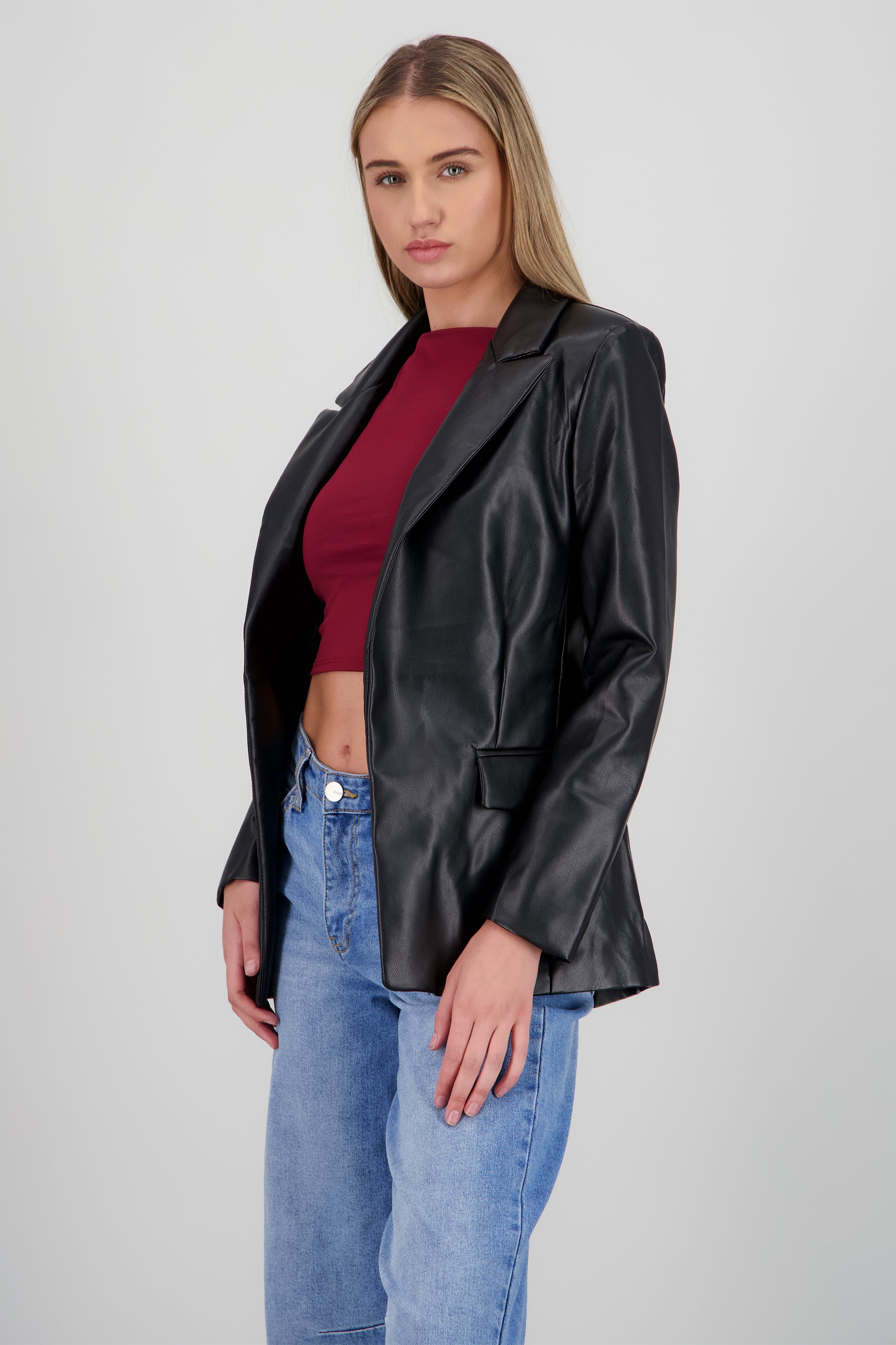 Saco de pu con pinzas liso NEGRO