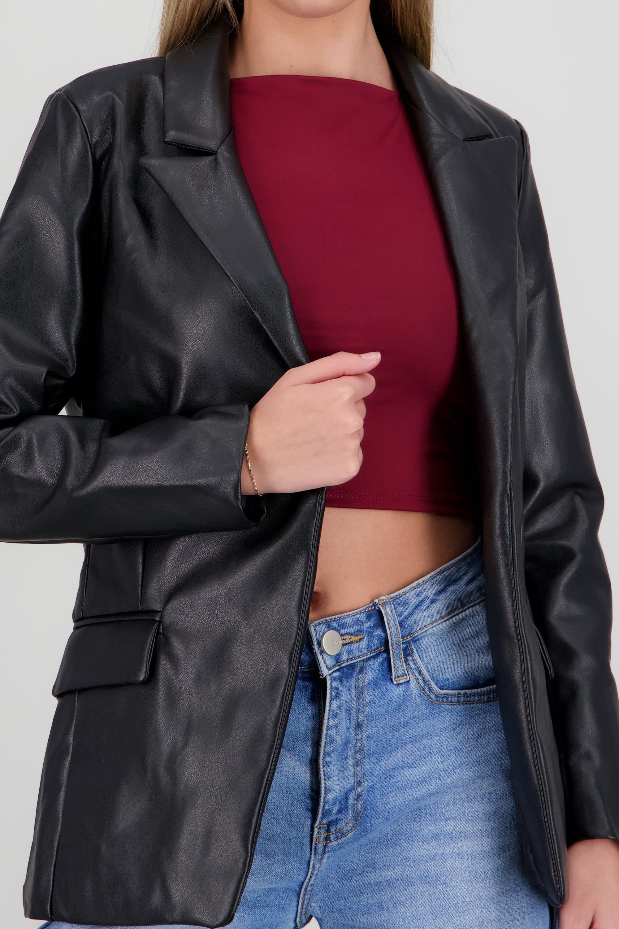 Saco de pu con pinzas liso NEGRO