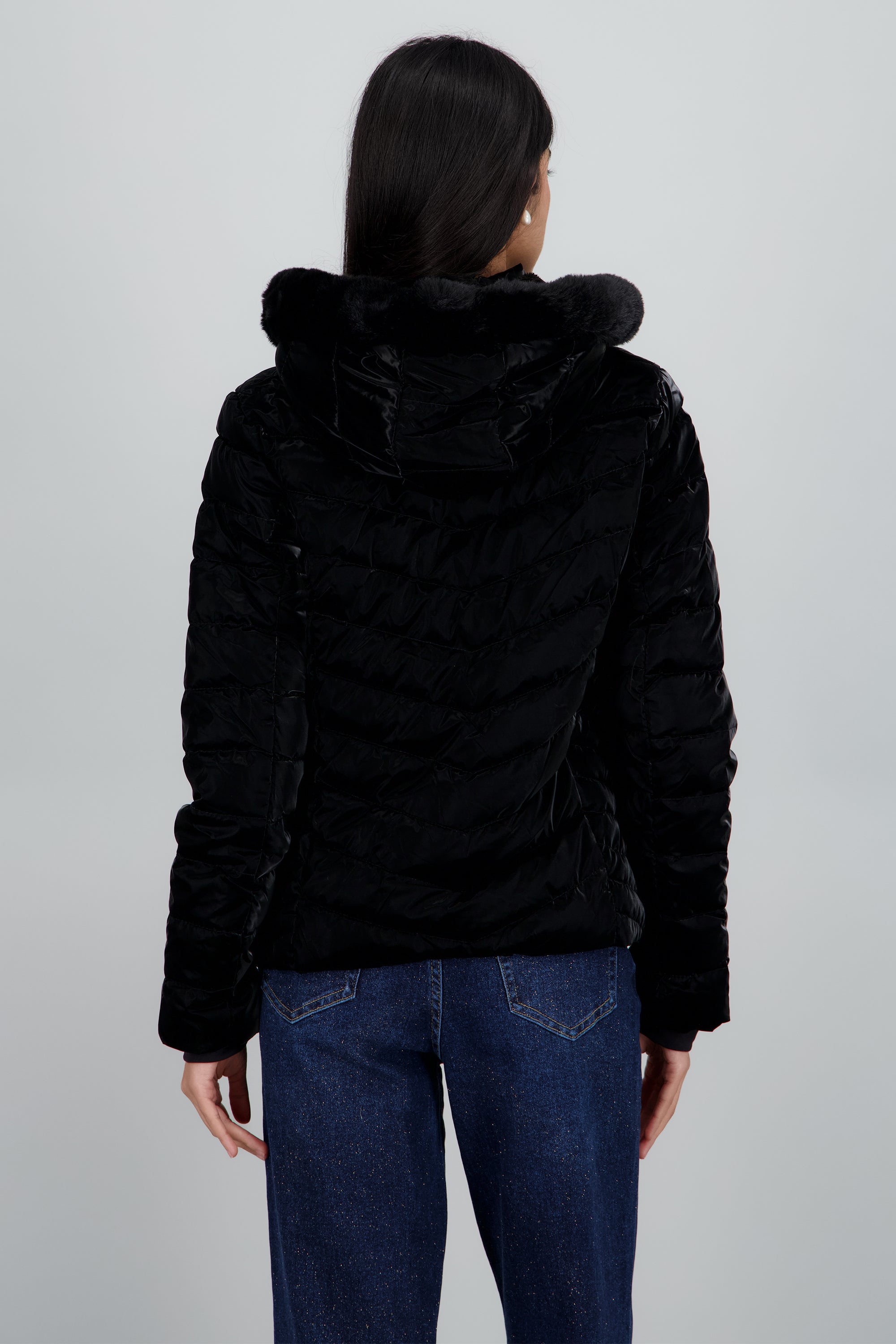 Chamarra capitonada det peluche con cierre NEGRO