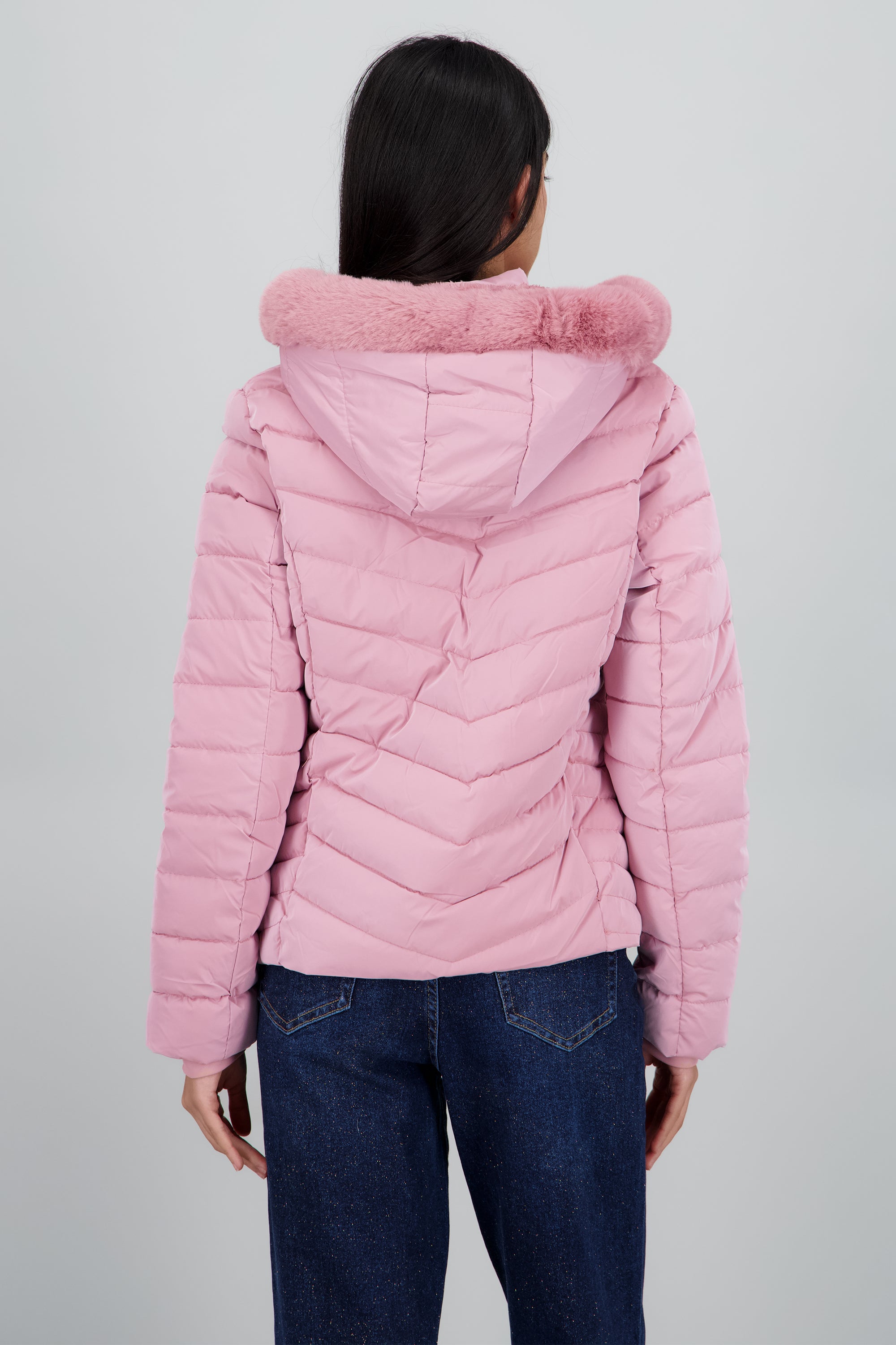 Chamarra capitonada det peluche con cierre ROSA
