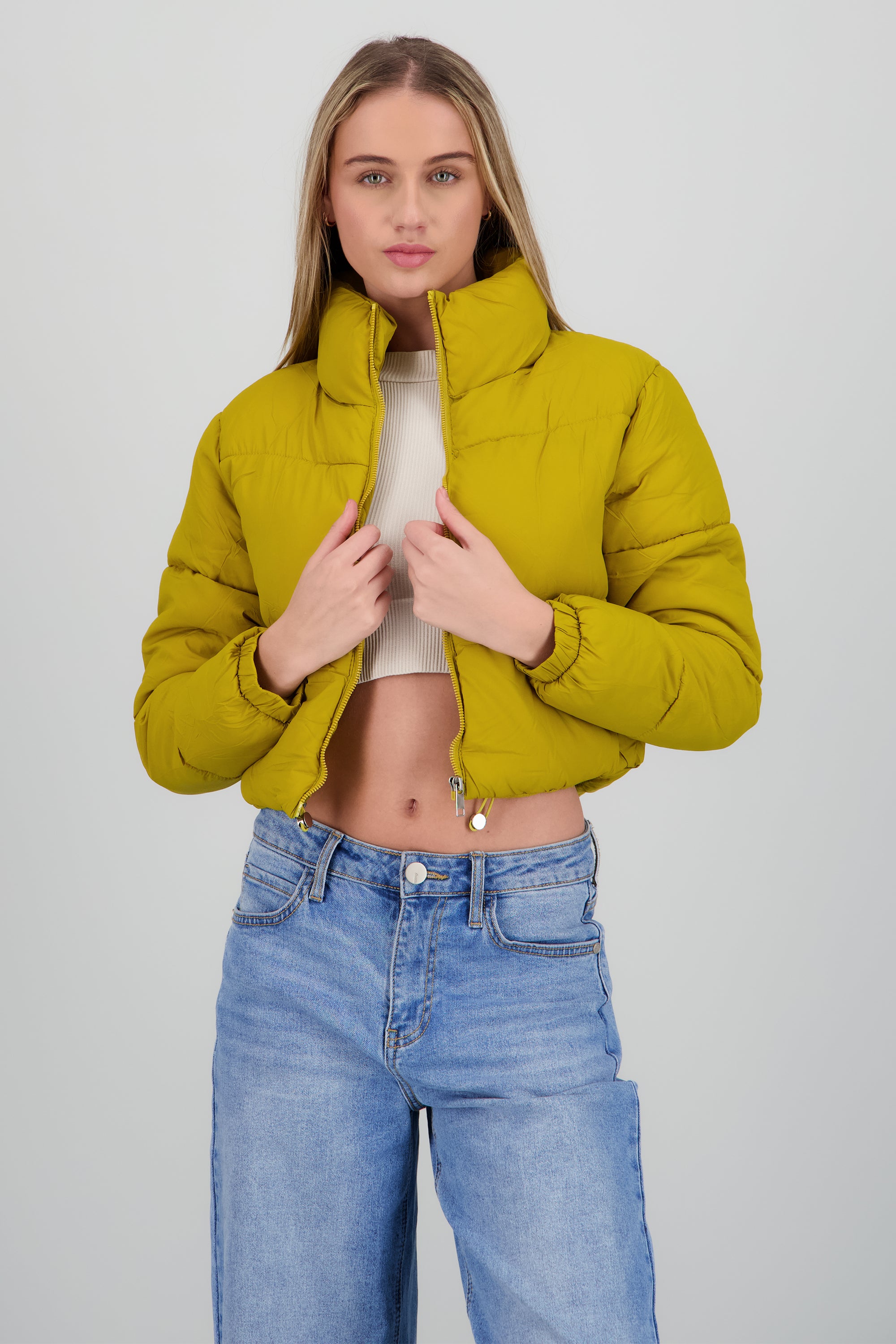 Chamarra puffer crop MOSTAZA