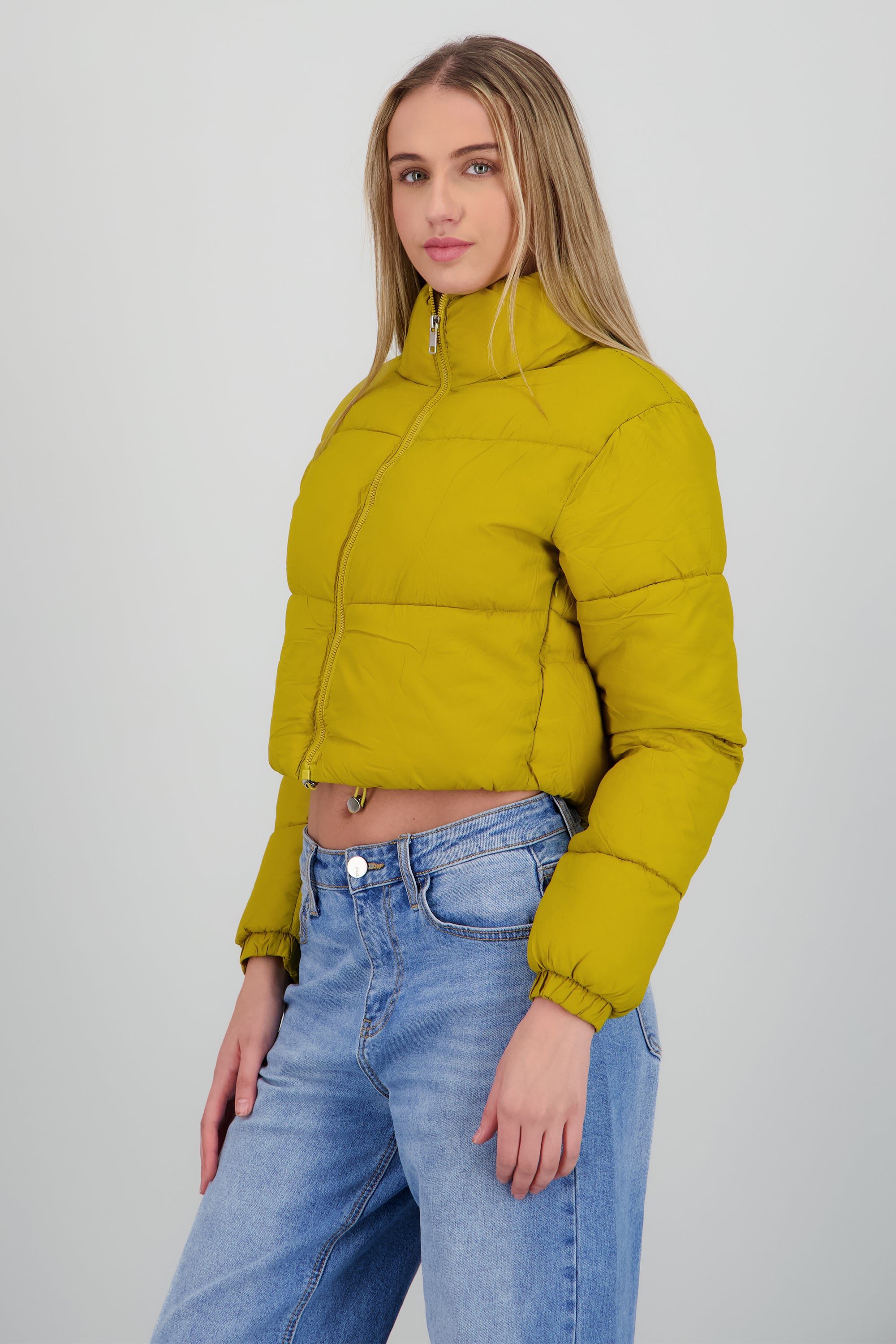 Chamarra puffer crop MOSTAZA