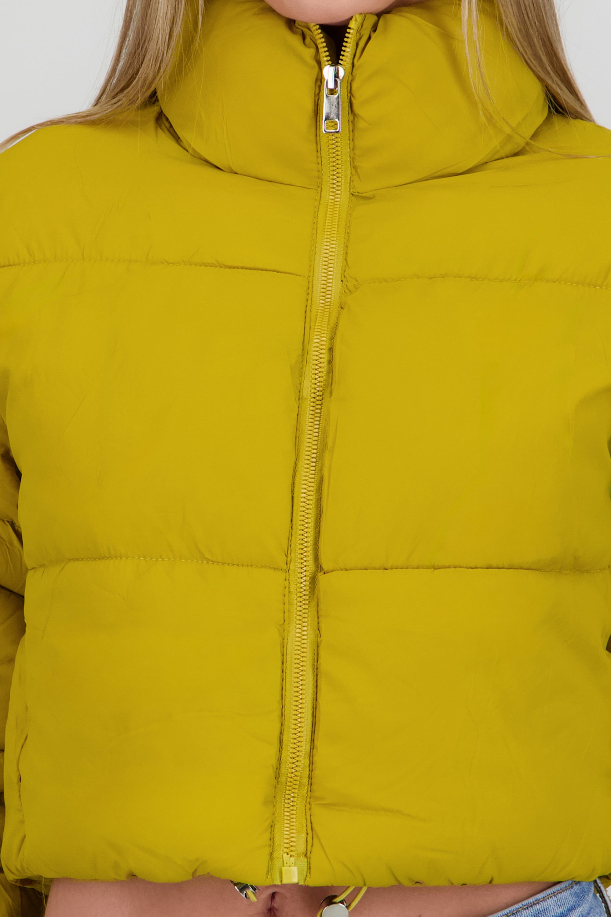 Chamarra puffer crop MOSTAZA