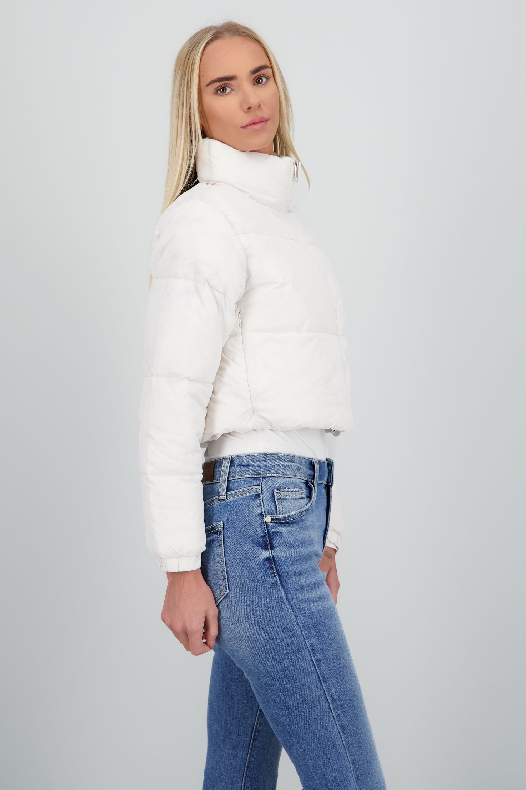 Chamarra puffer crop BLANCO