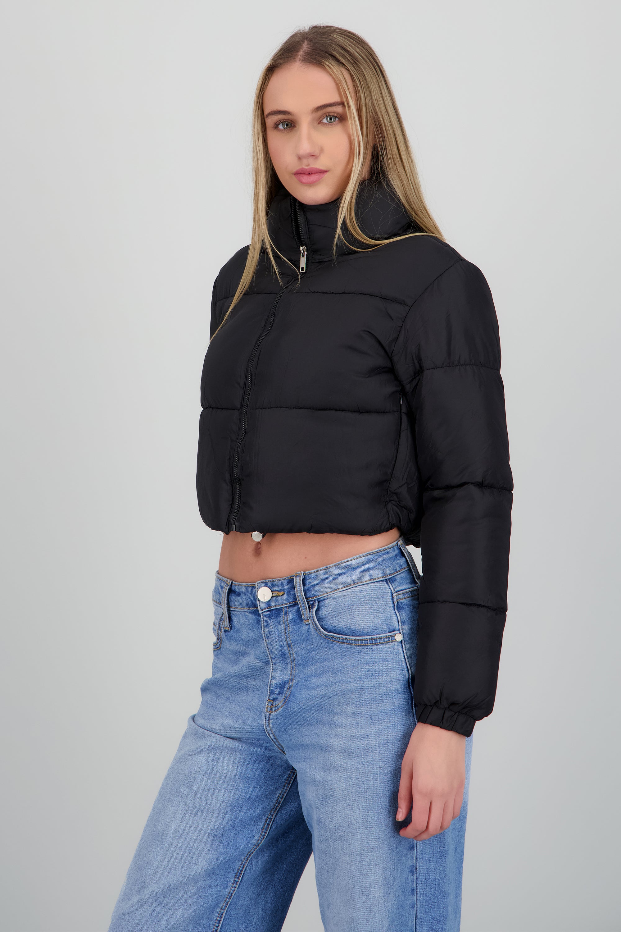 Chamarra puffer crop NEGRO