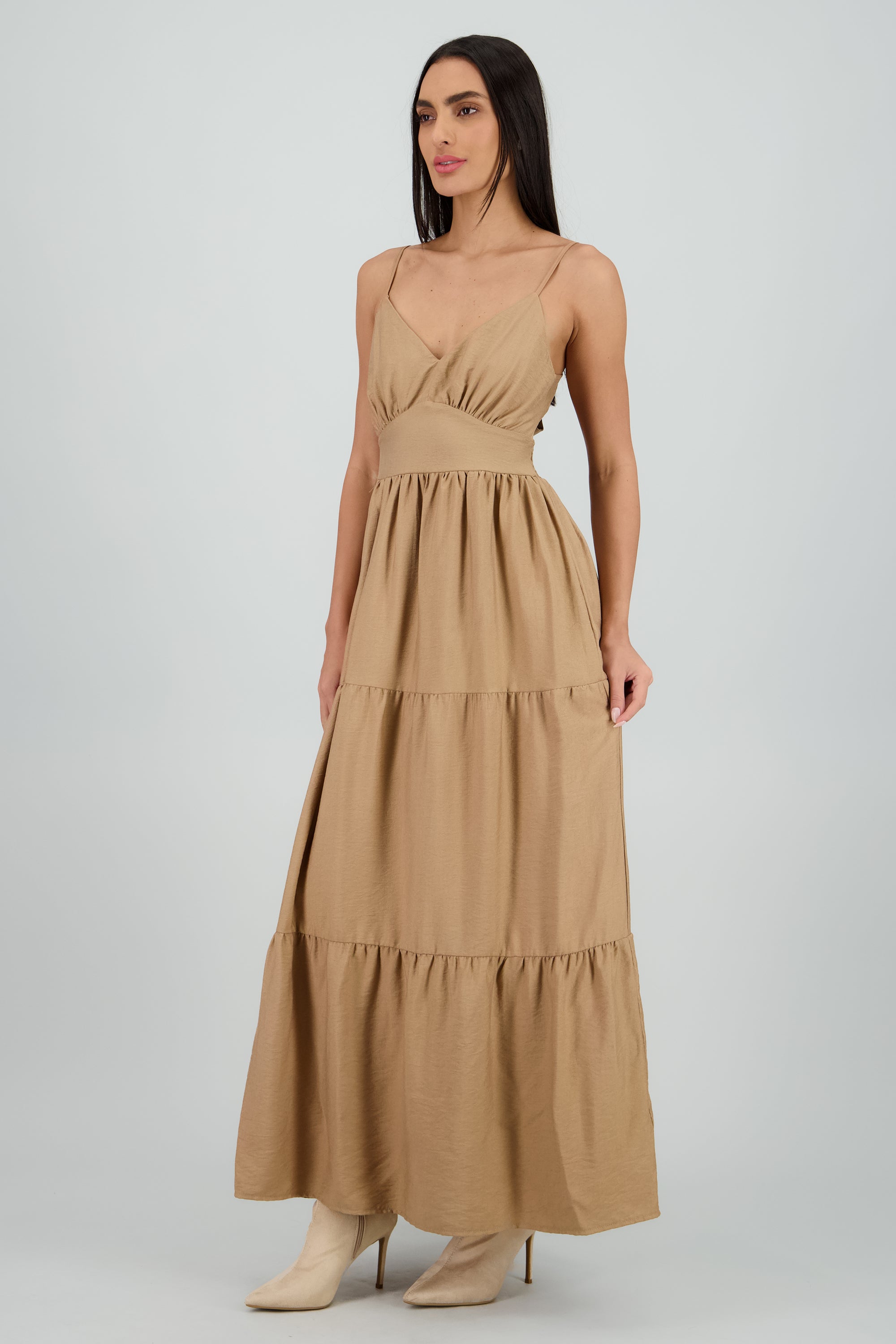 Vestido maxi con amarre en la espalda CAFE