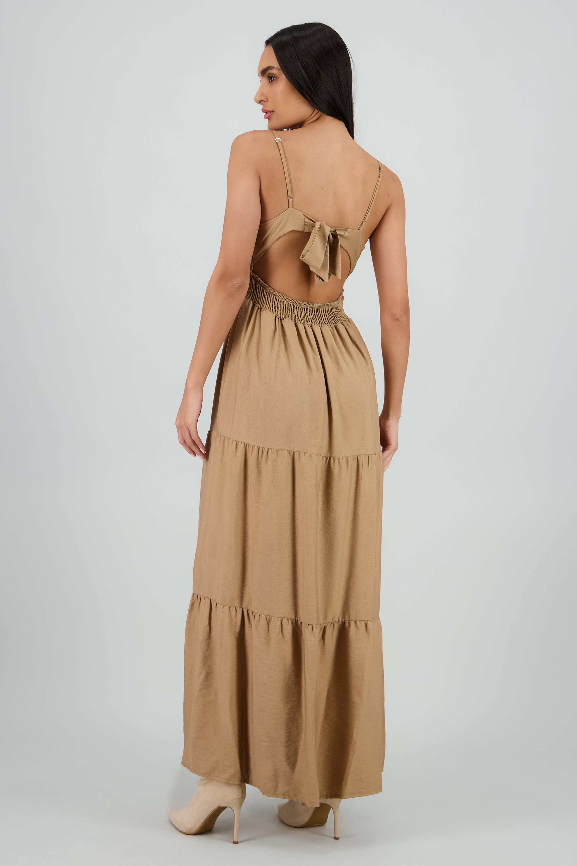 Vestido maxi con amarre en la espalda CAFE