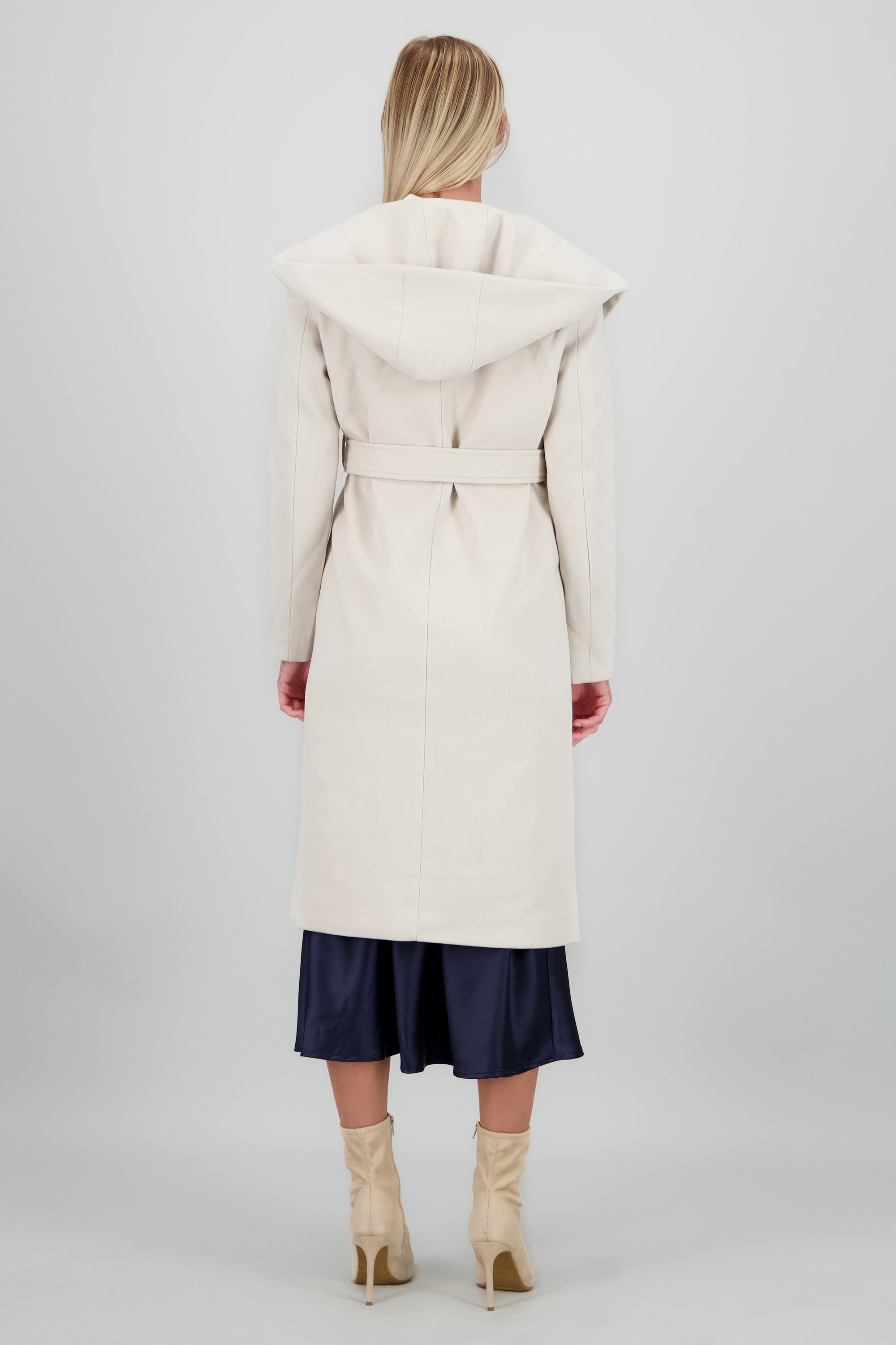 Abrigo solpa ancha con cinturon BEIGE