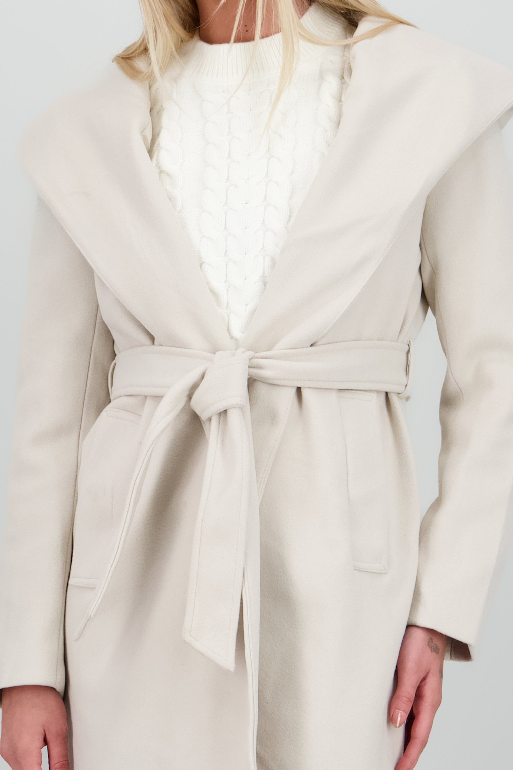 Abrigo solpa ancha con cinturon BEIGE