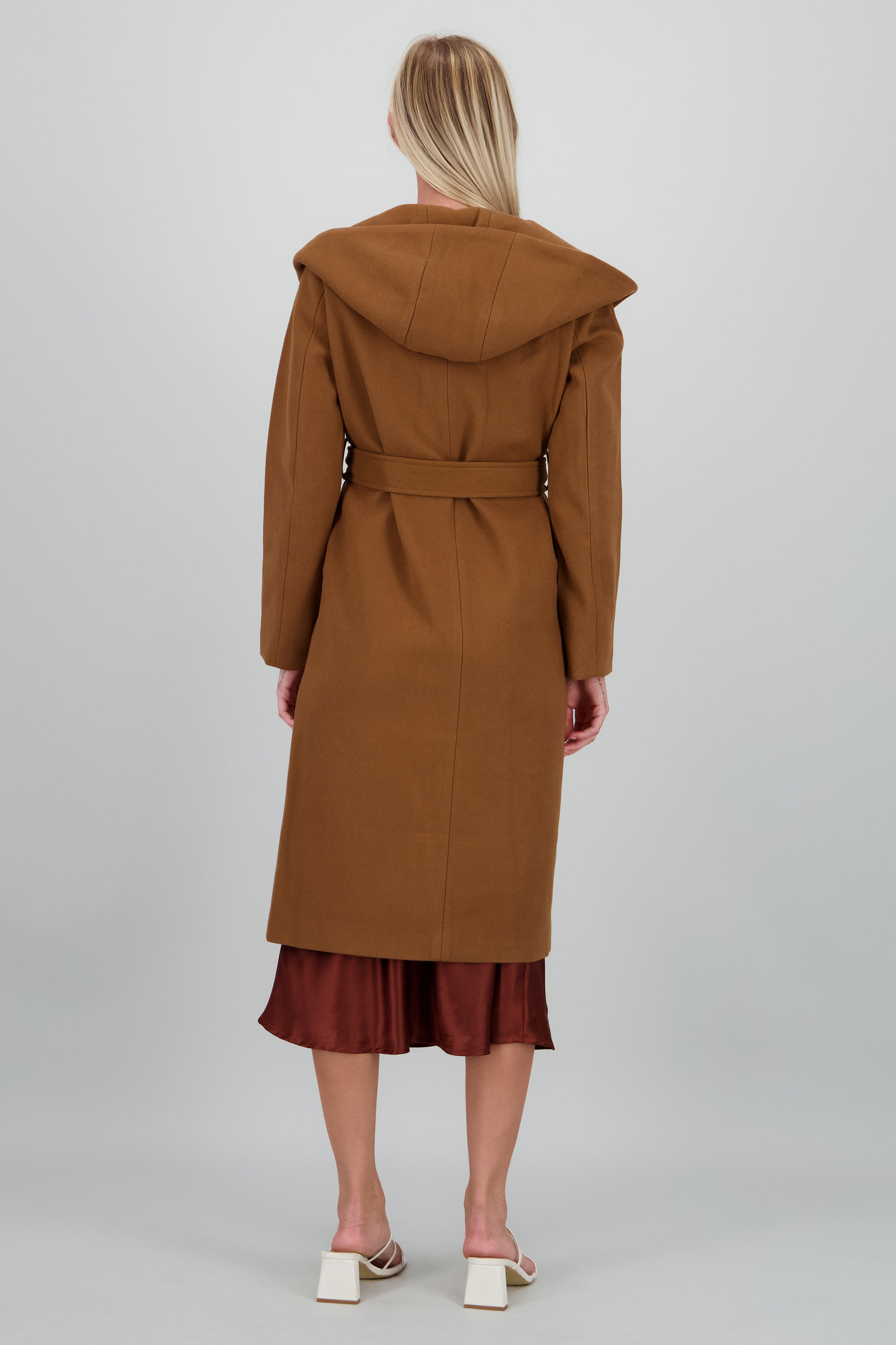 Abrigo solpa ancha con cinturon CAFE
