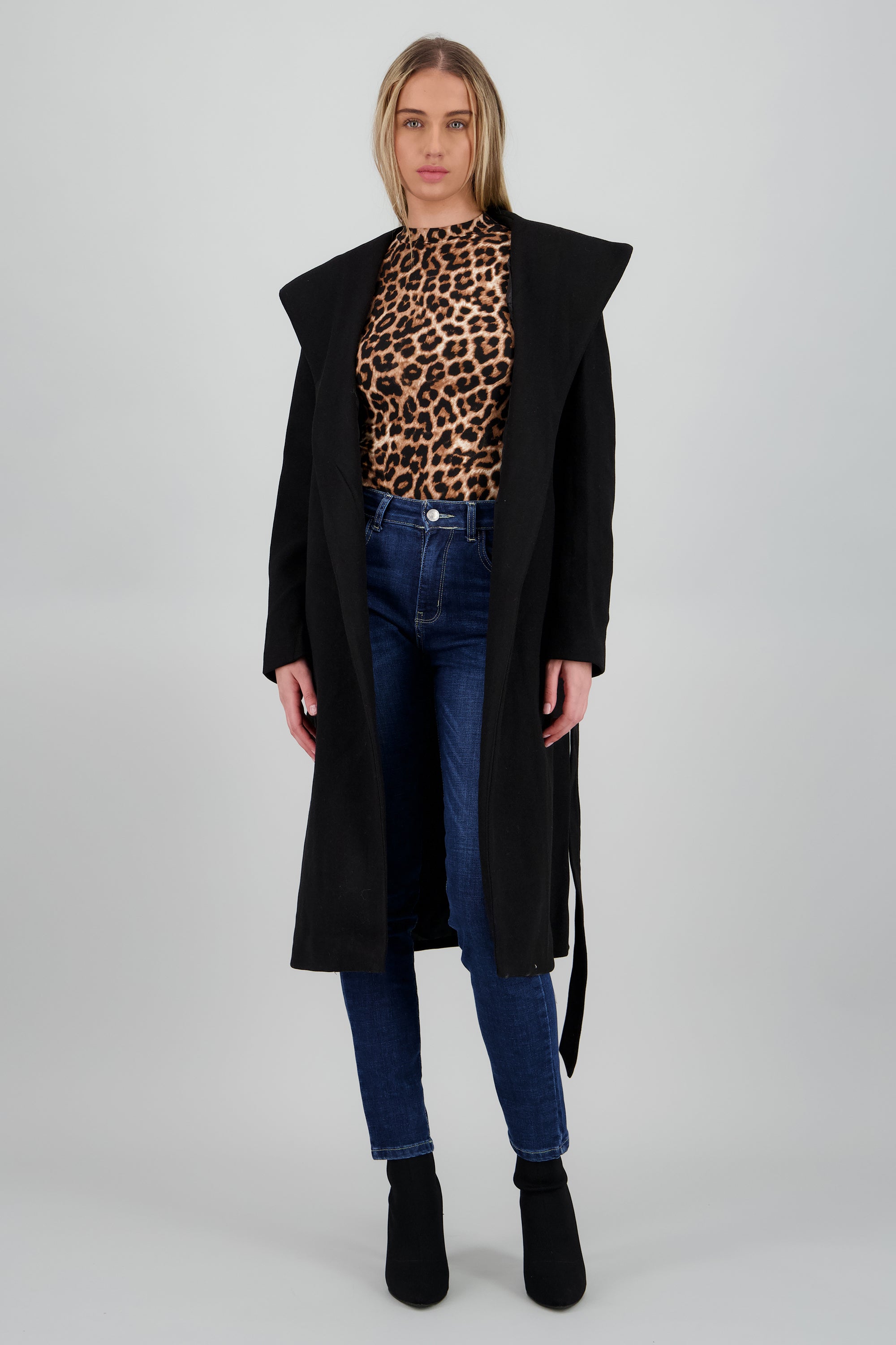 Abrigo solpa ancha con cinturon NEGRO