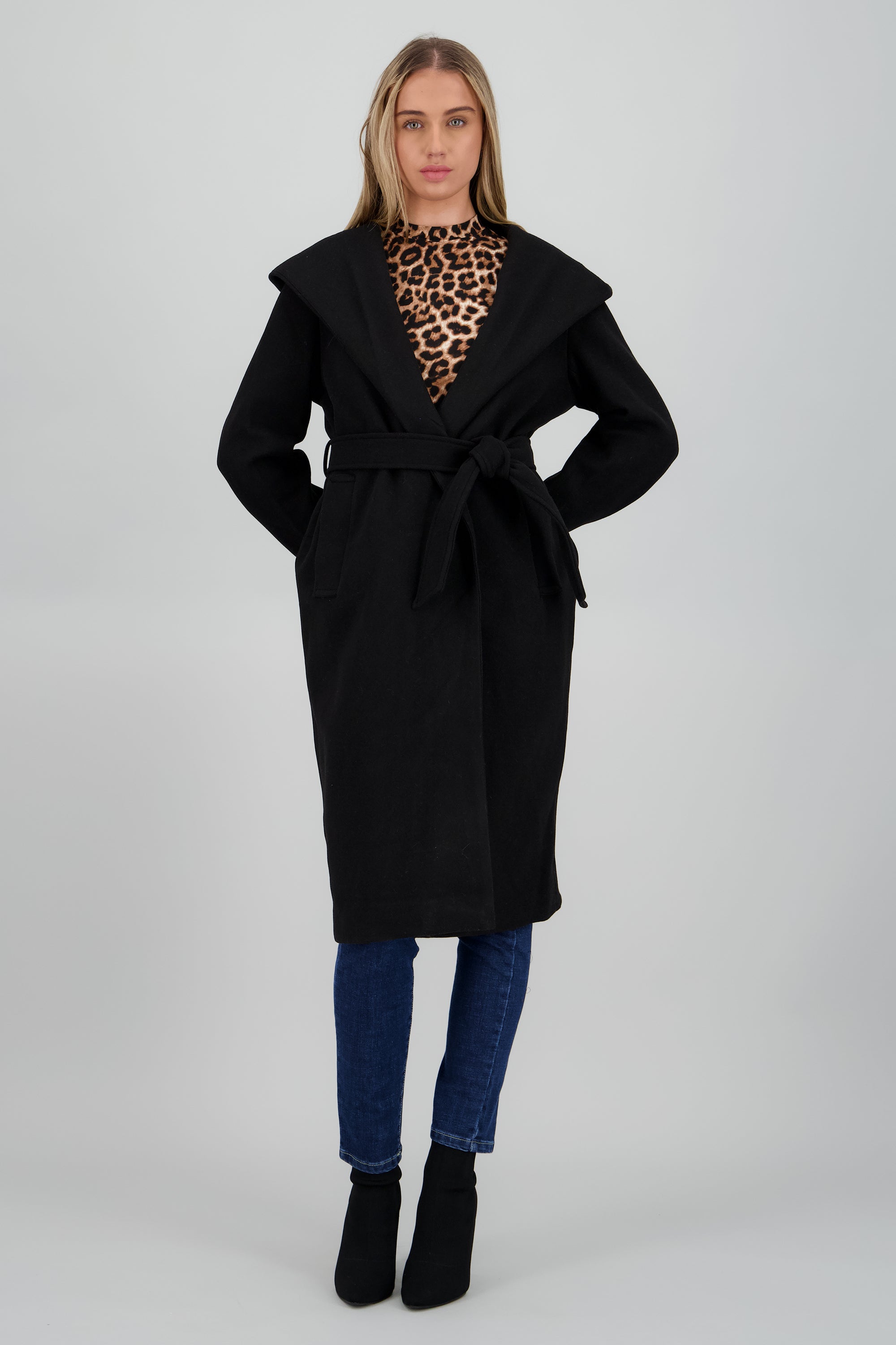 Abrigo solpa ancha con cinturon NEGRO