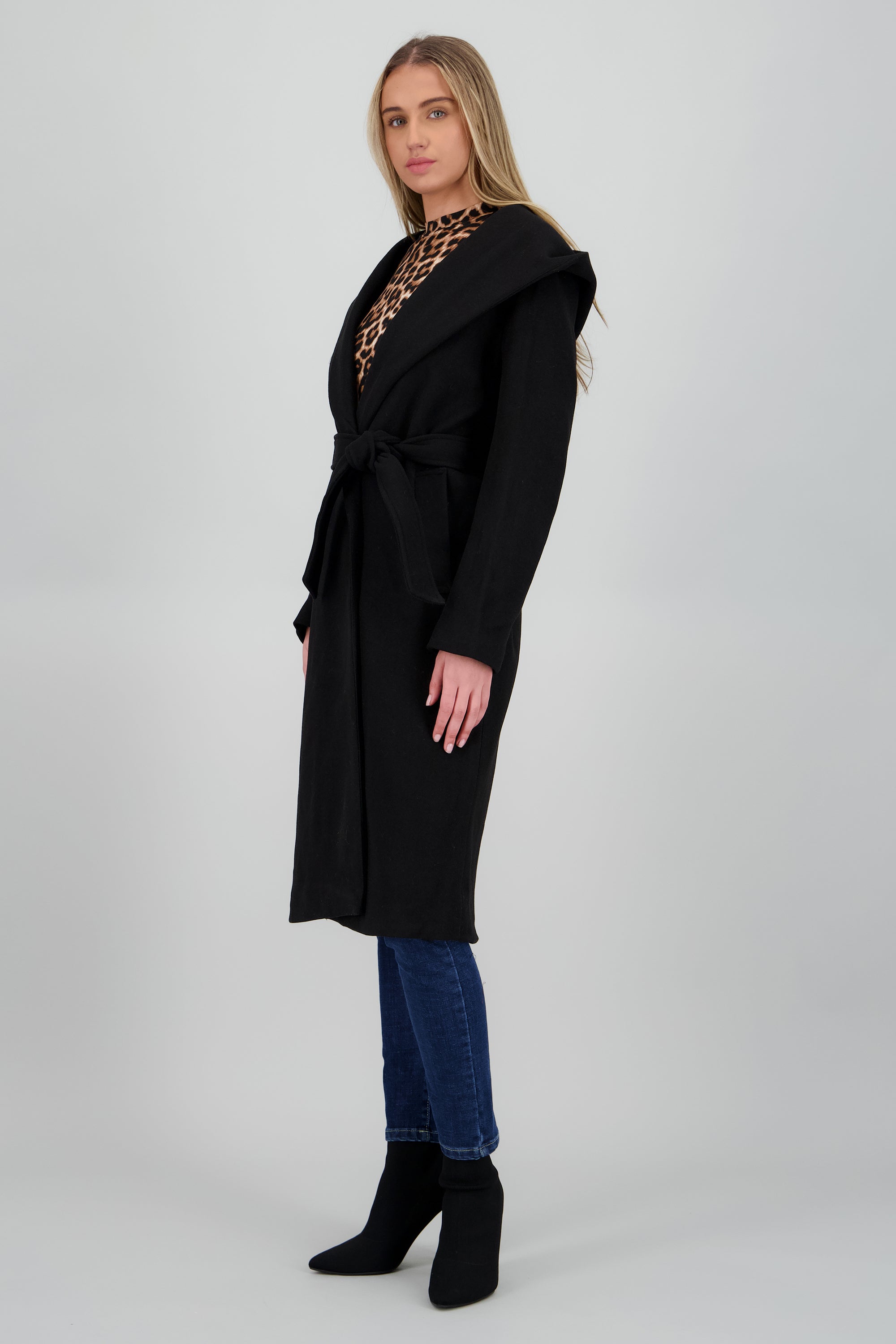 Abrigo solpa ancha con cinturon NEGRO