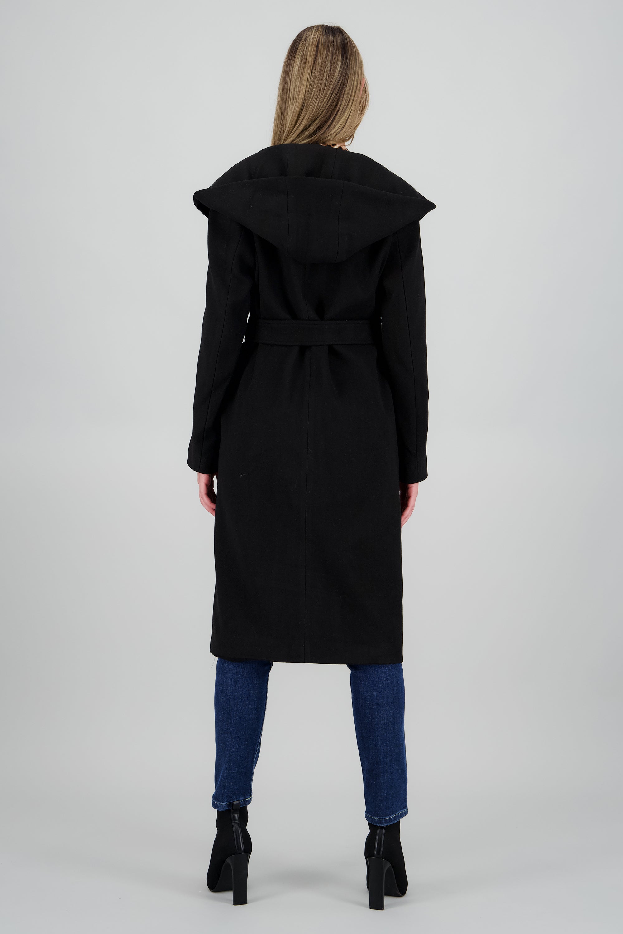 Abrigo solpa ancha con cinturon NEGRO