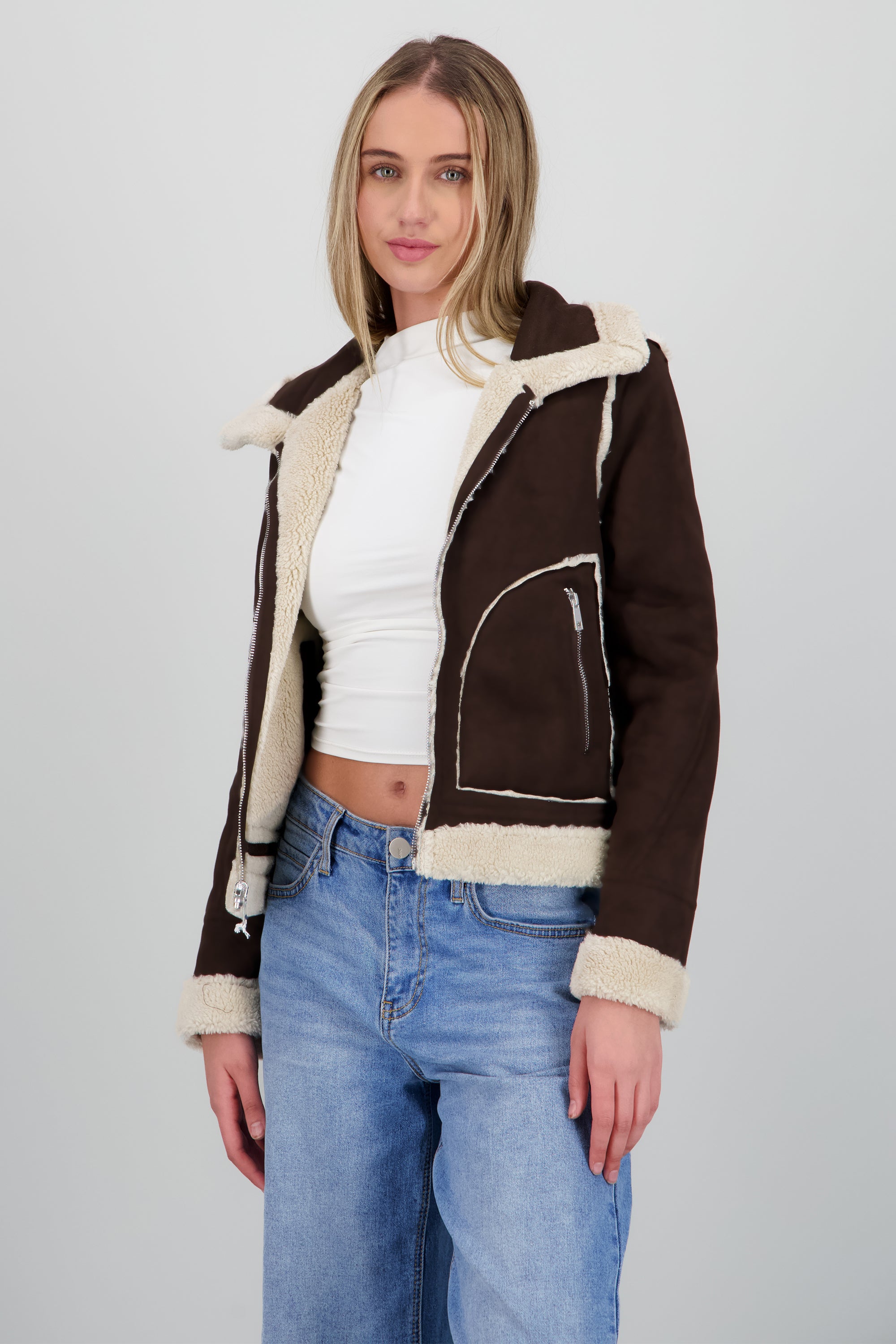 Chamarra corta tipo borrego CHOCOLATE