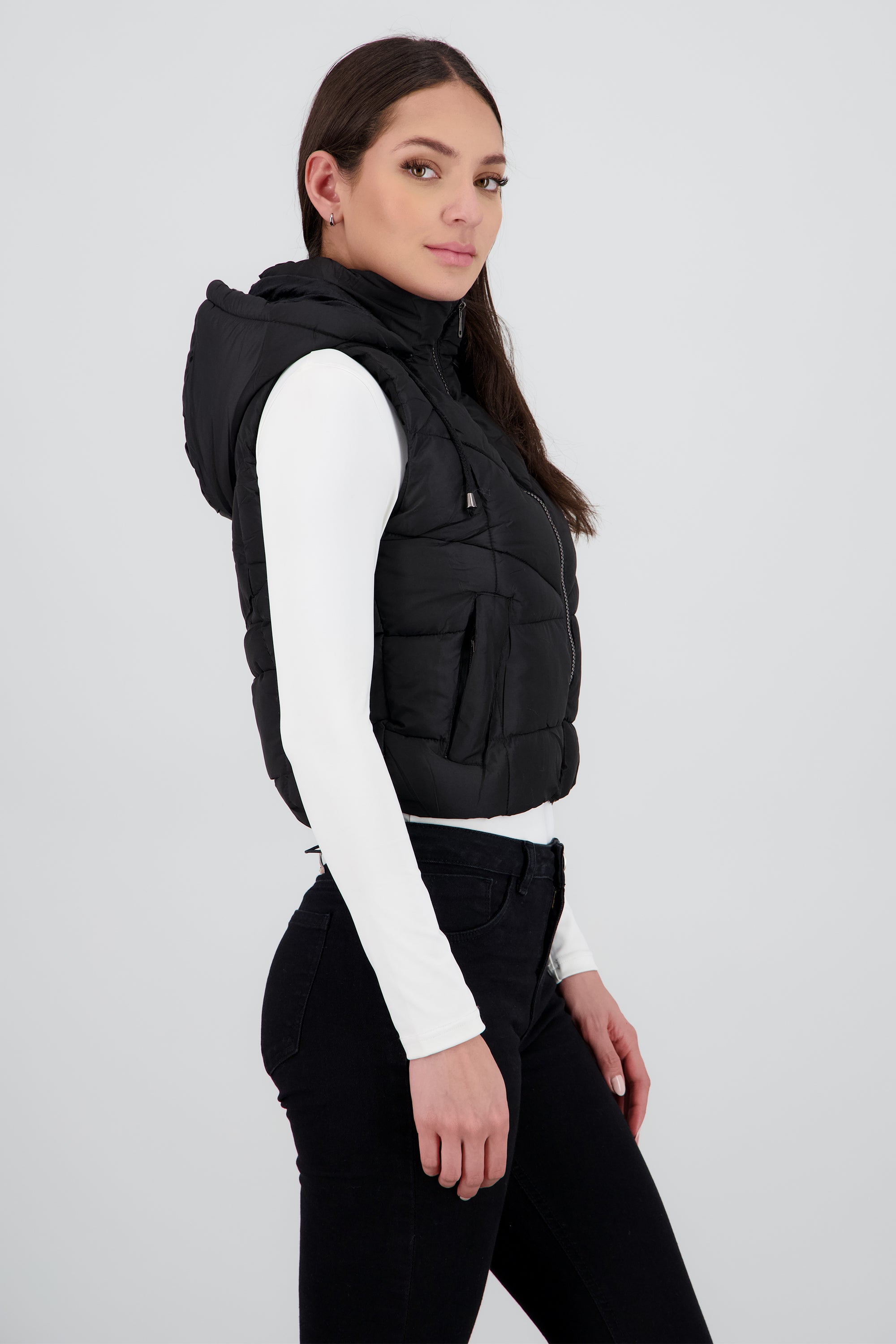 Chaleco capitonado con gorro NEGRO