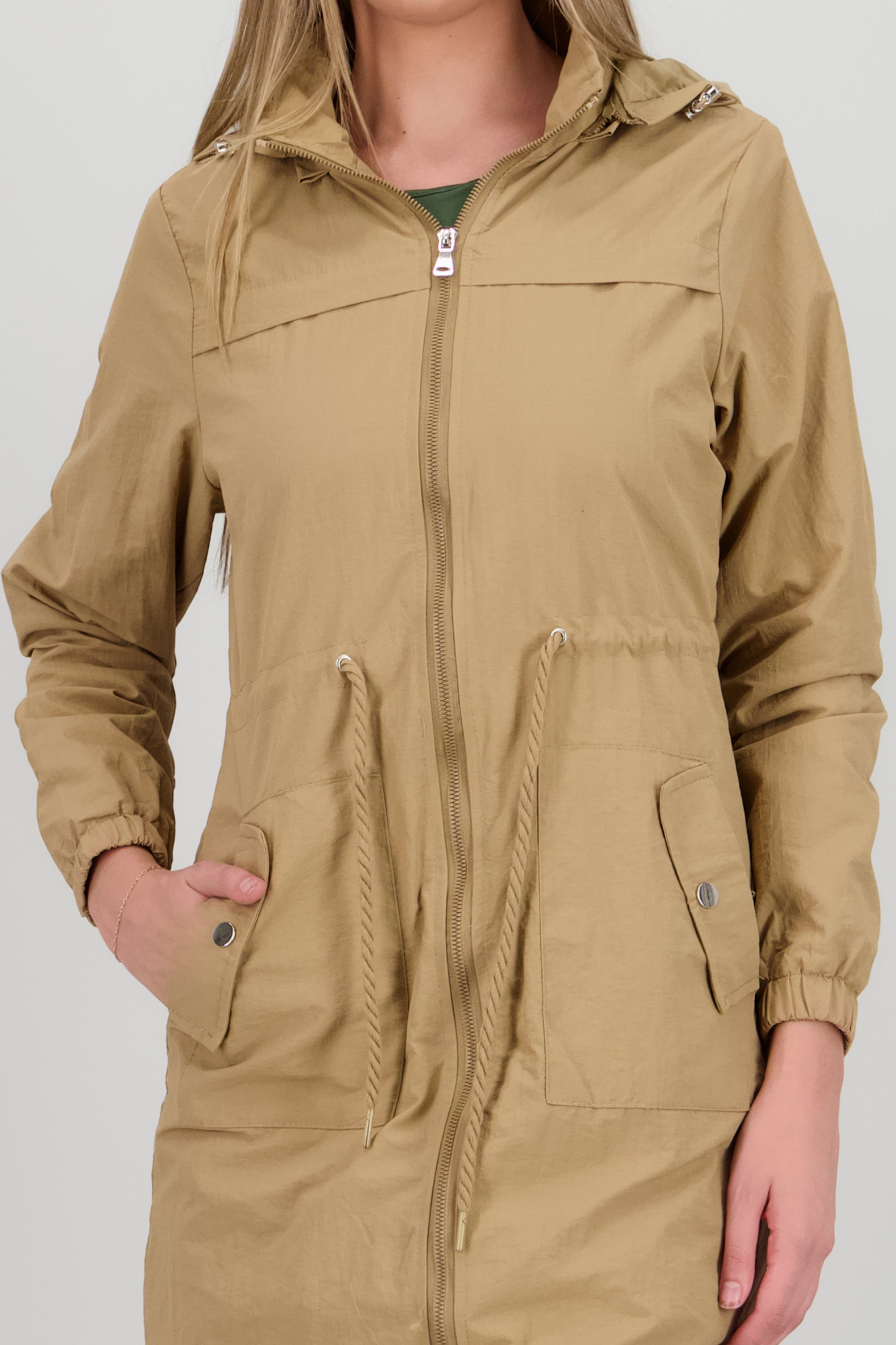 Gabardina midi con gorro KHAKI