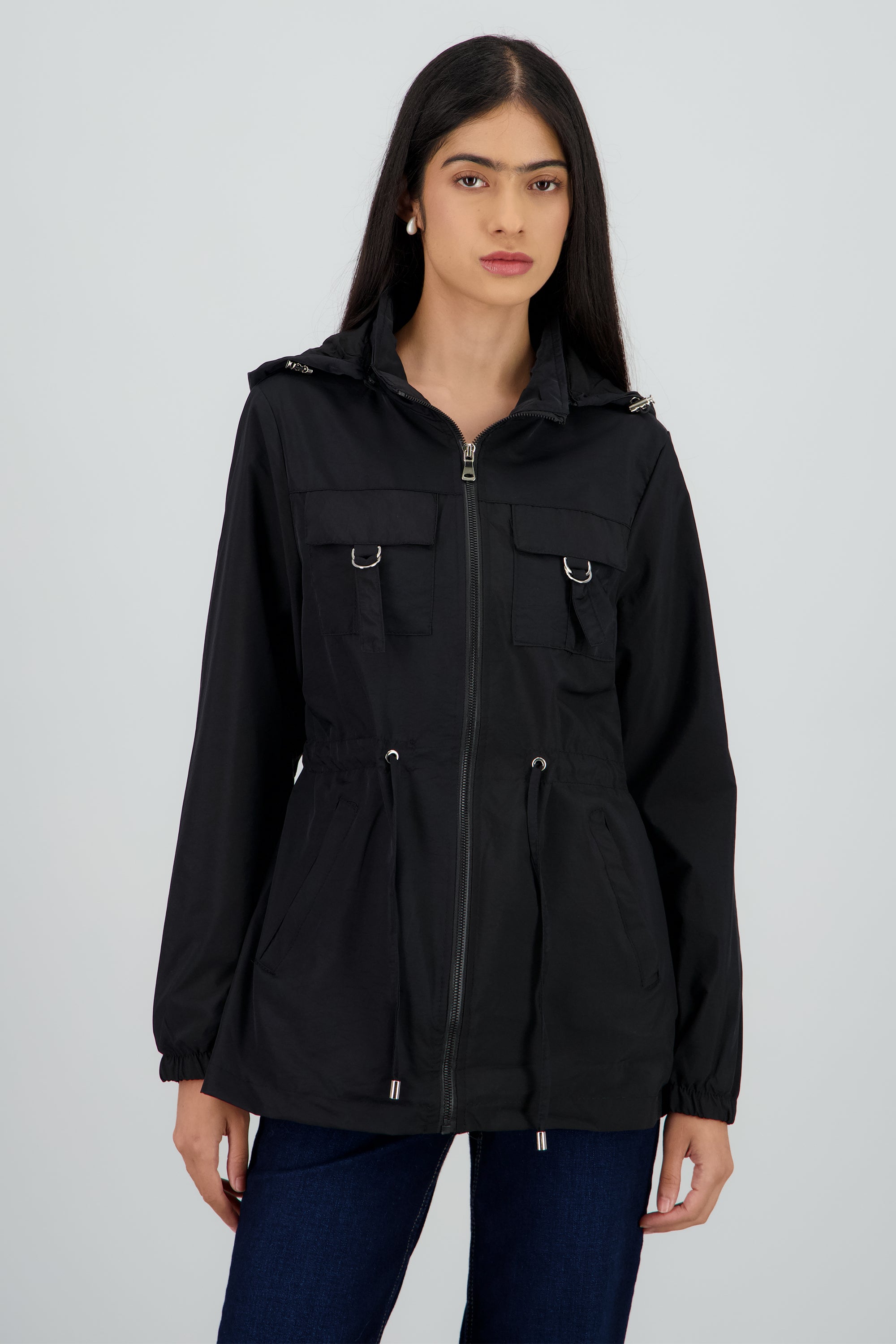 Gabardina corta tipo impermeable NEGRO