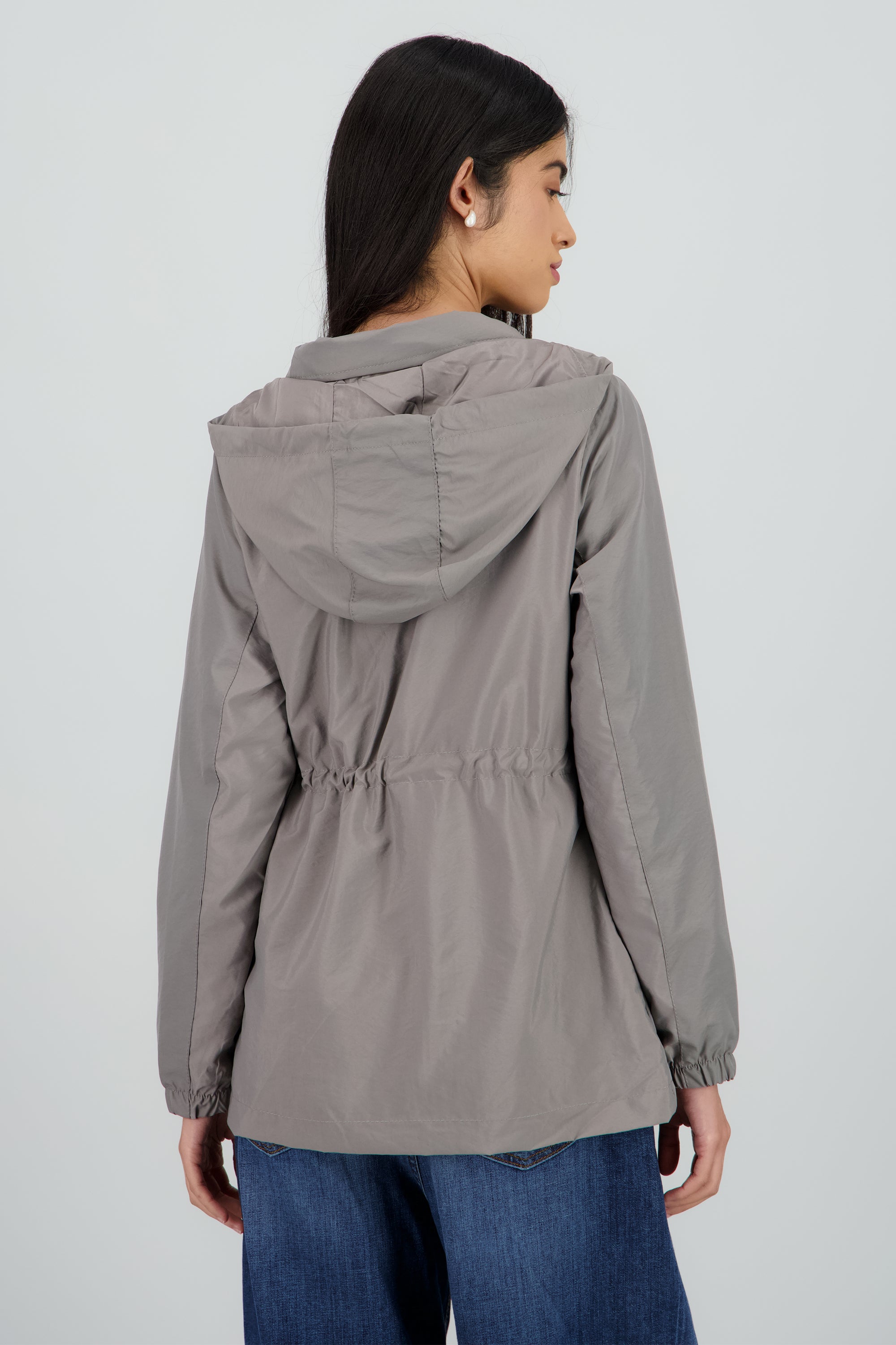 Gabardina corta tipo impermeable GRIS