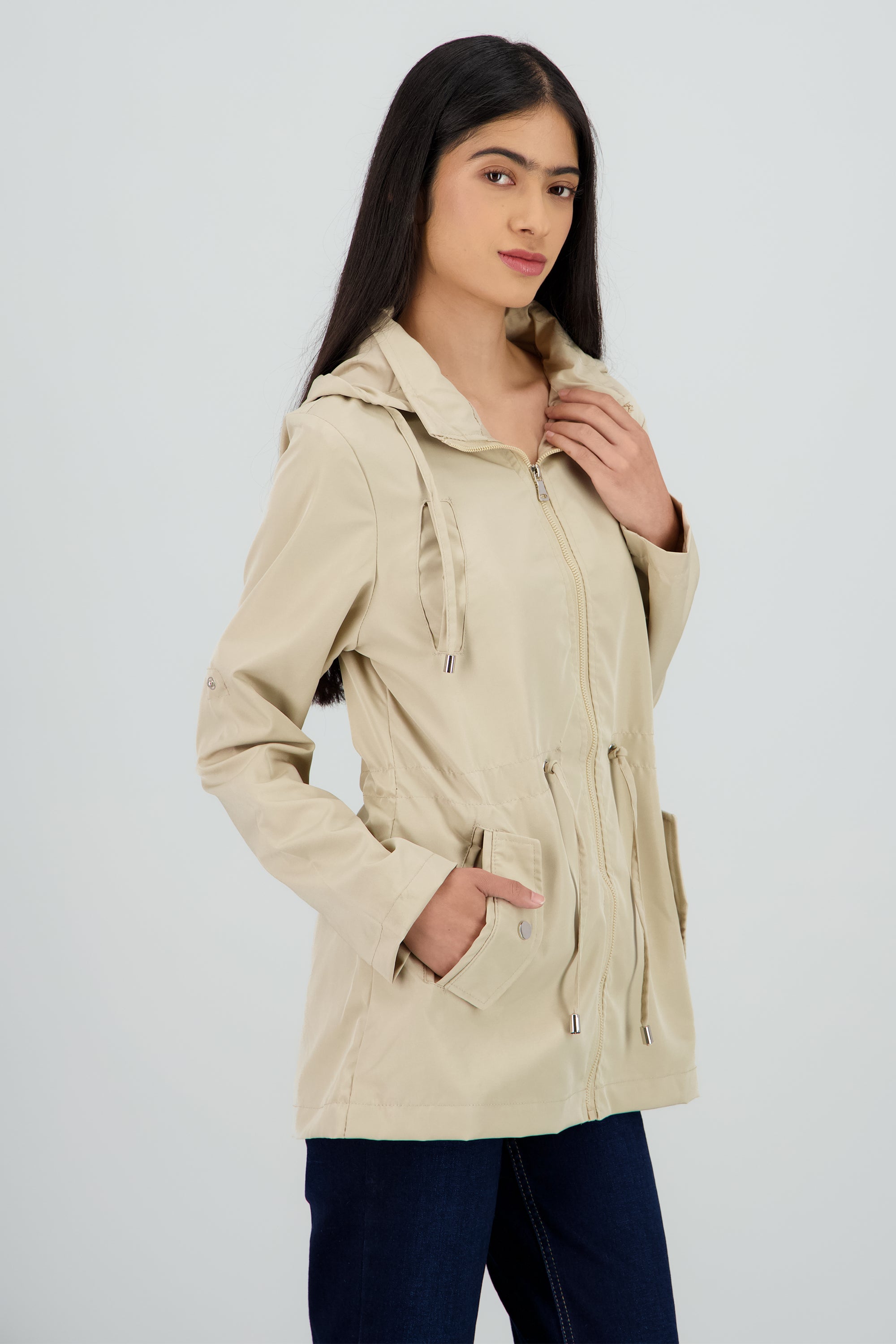 Gabardina tipo impermeable con bolsas BEIGE