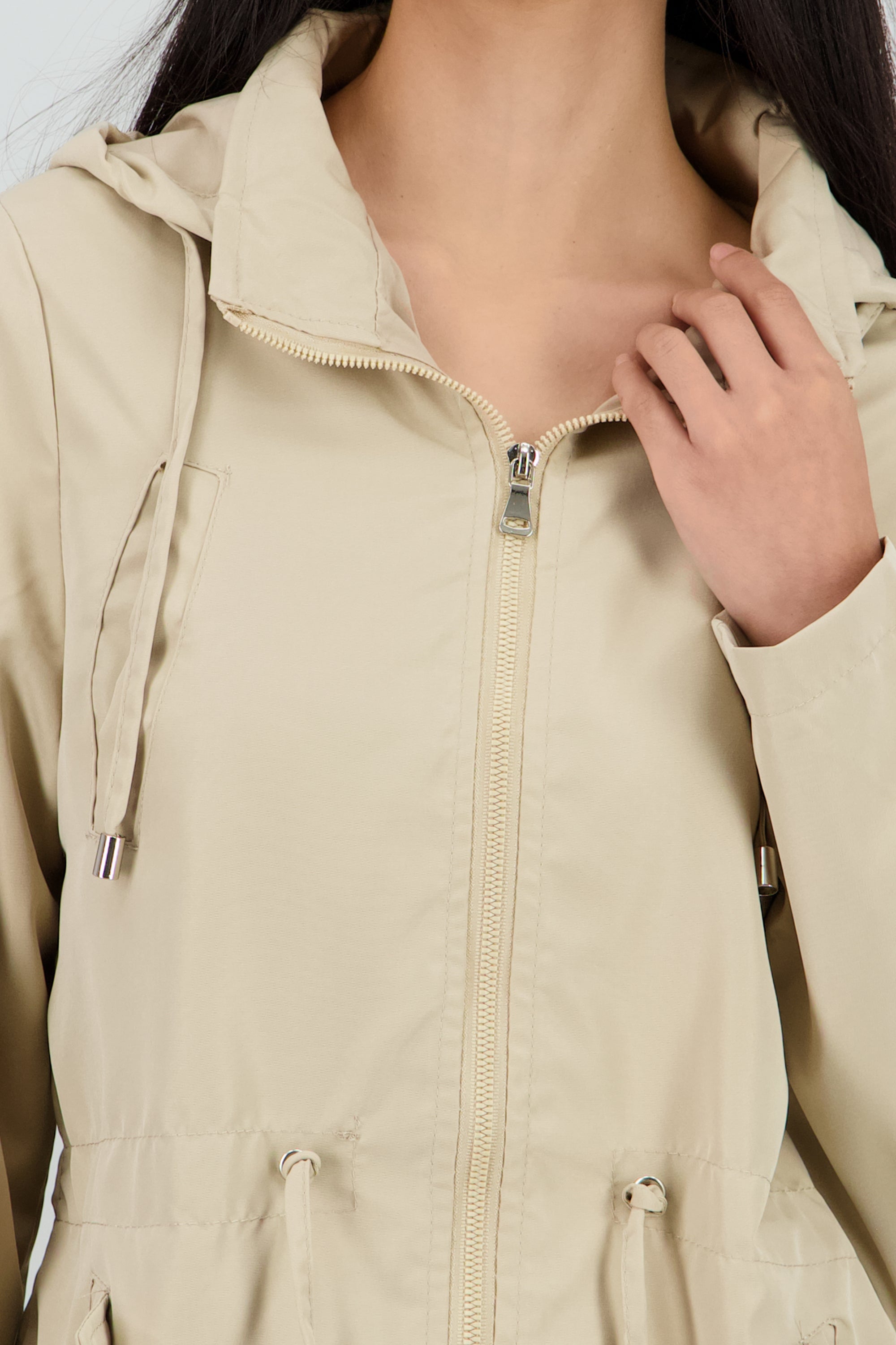Gabardina tipo impermeable con bolsas BEIGE