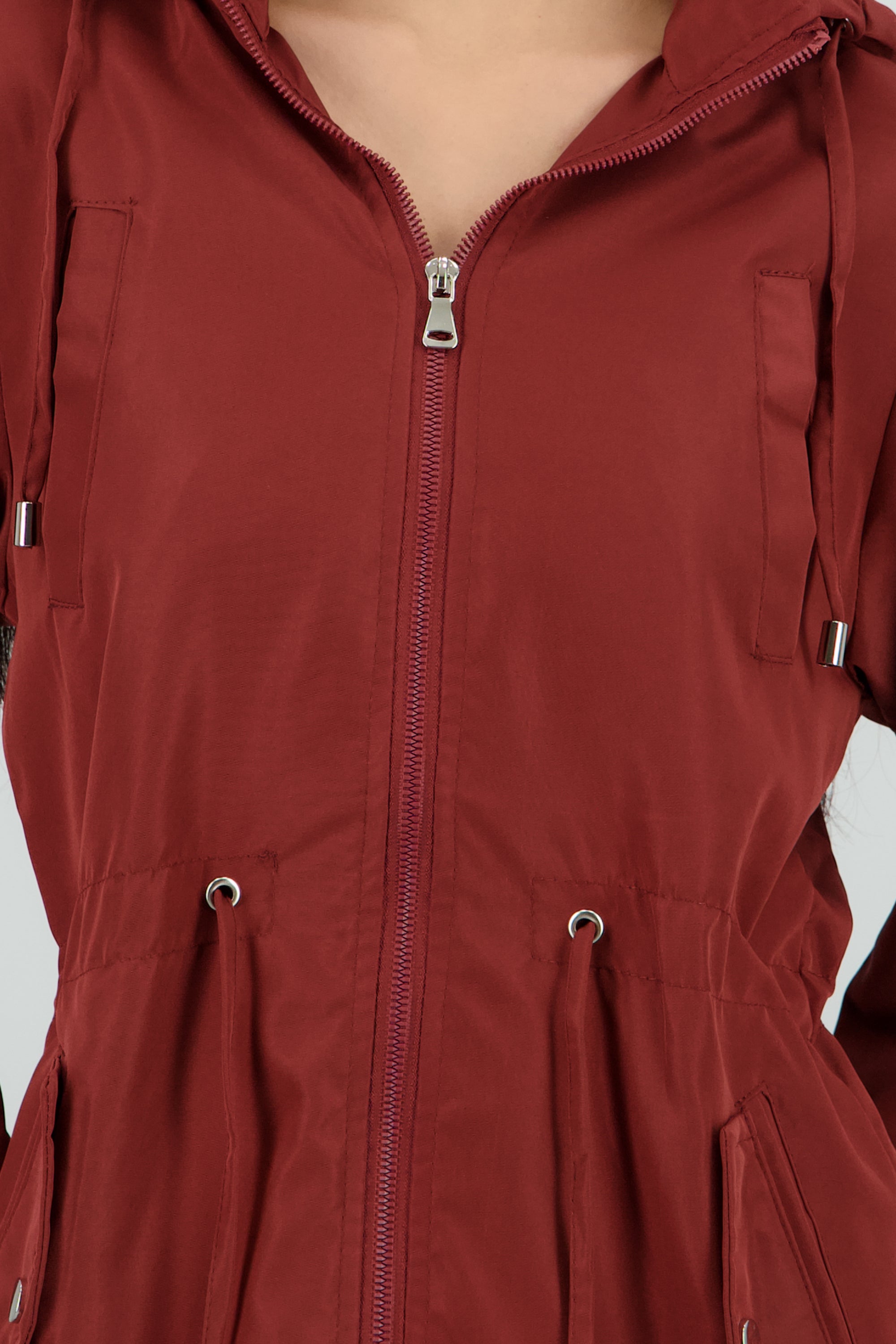 Gabardina tipo impermeable con bolsas VINO