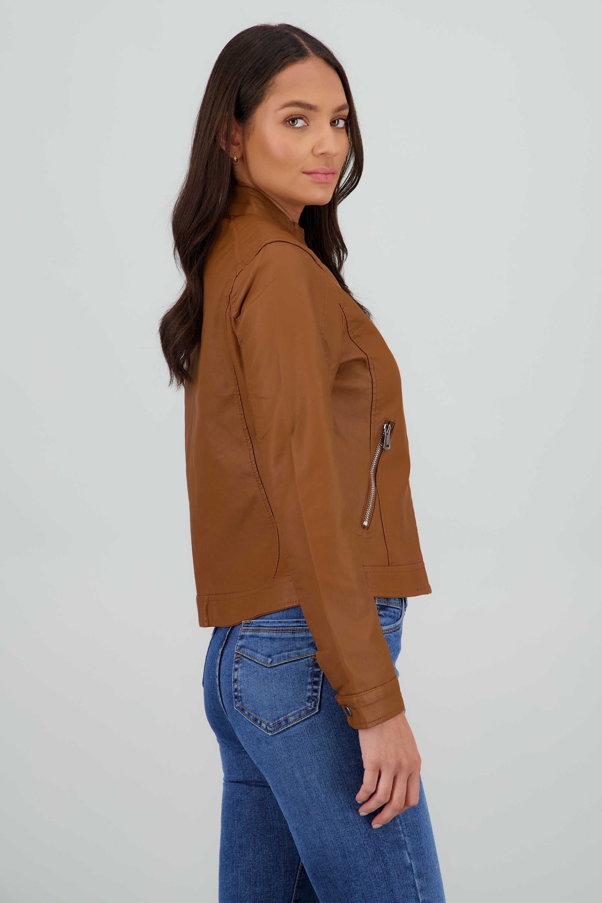 Chamarra corta efecto piel CAMELLO