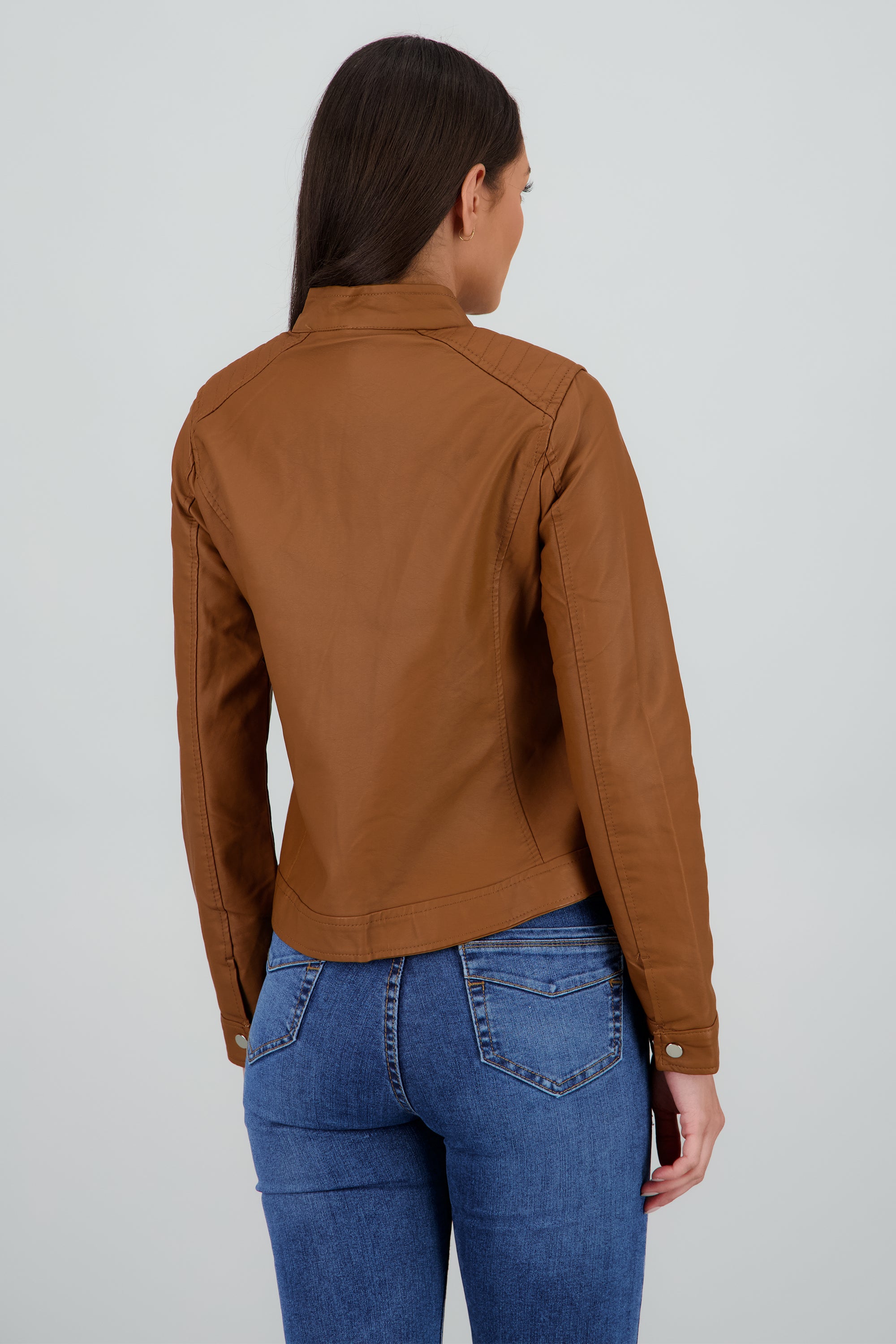 Chamarra corta efecto piel CAMELLO