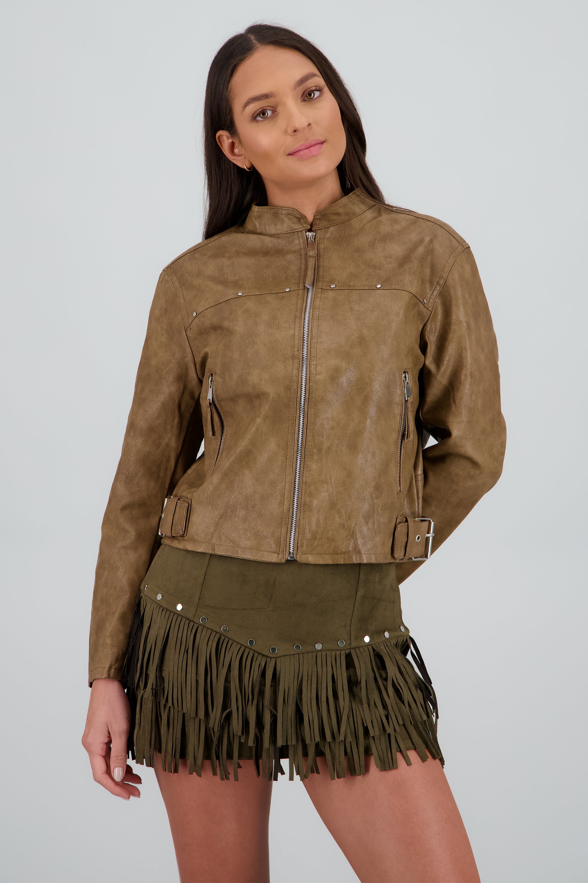 Chamarra efecto piel con bolsas CAMELLO