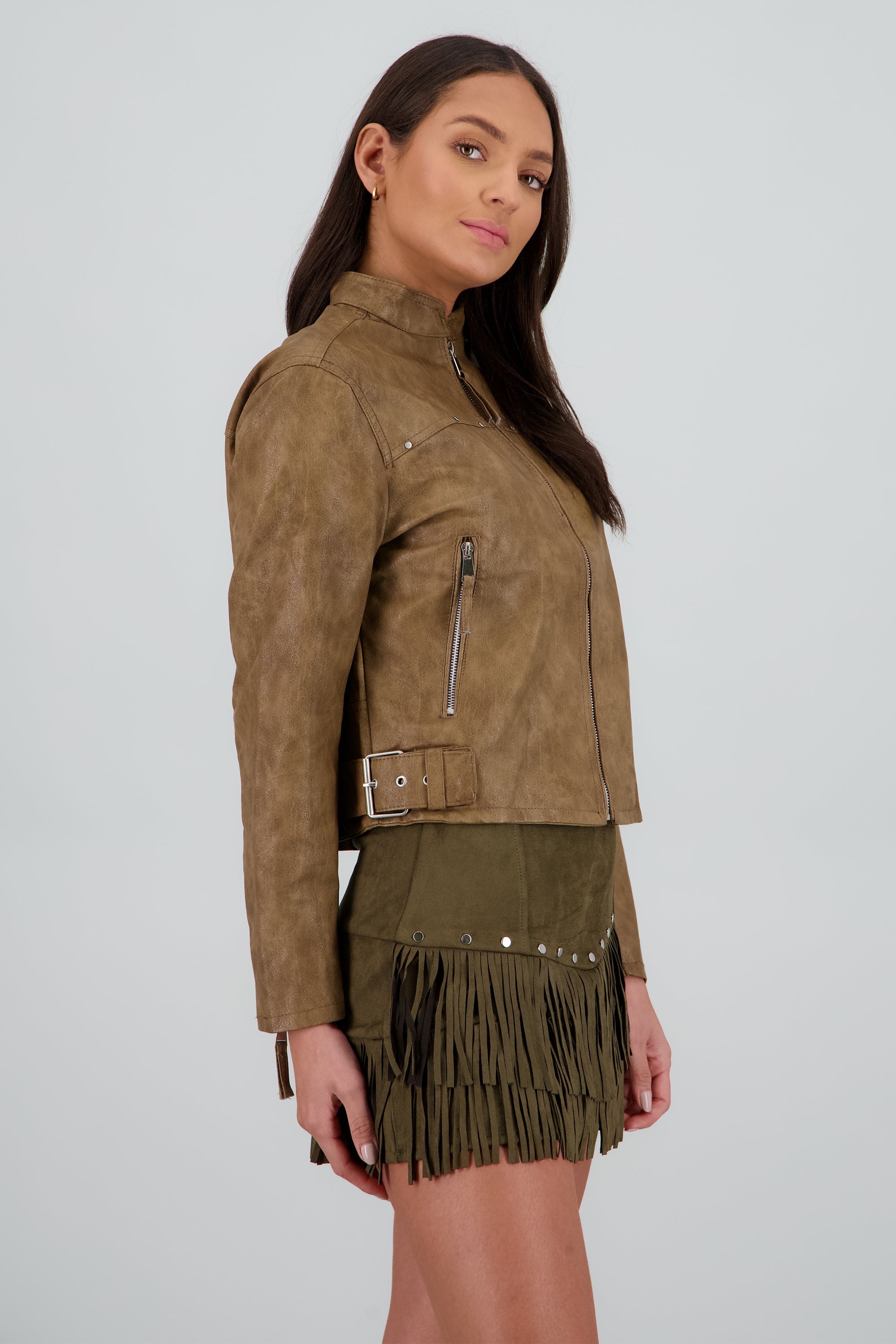 Chamarra efecto piel con bolsas CAMELLO