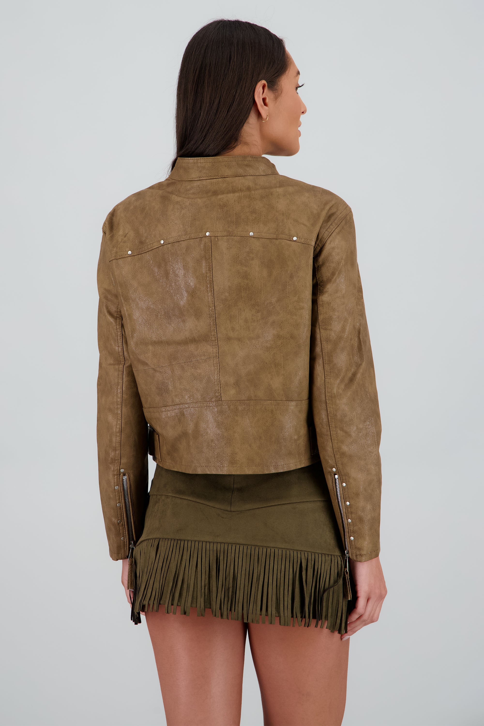 Chamarra efecto piel con bolsas CAMELLO