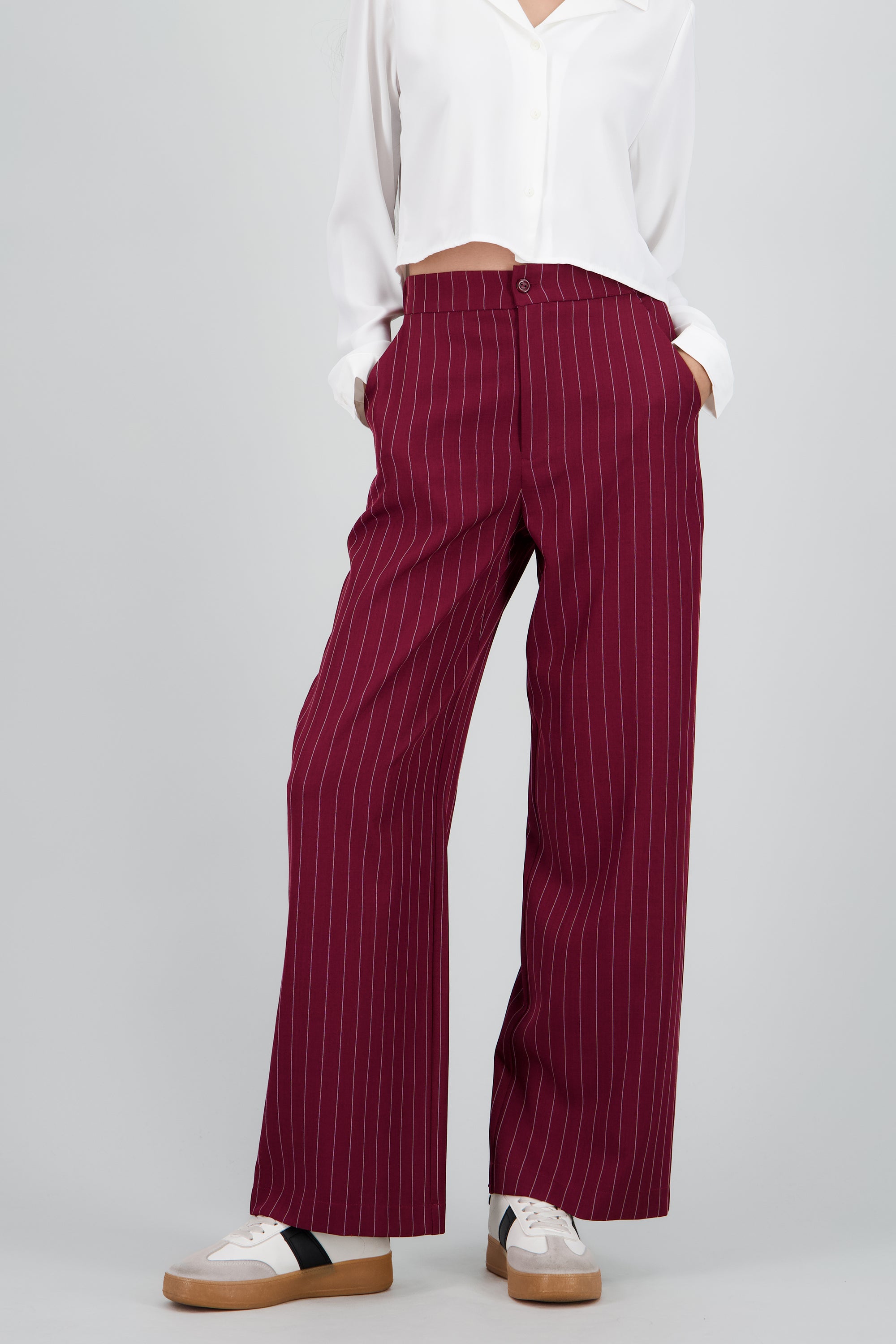 Pantalon recto sastreado detalle boton VINO COMBO